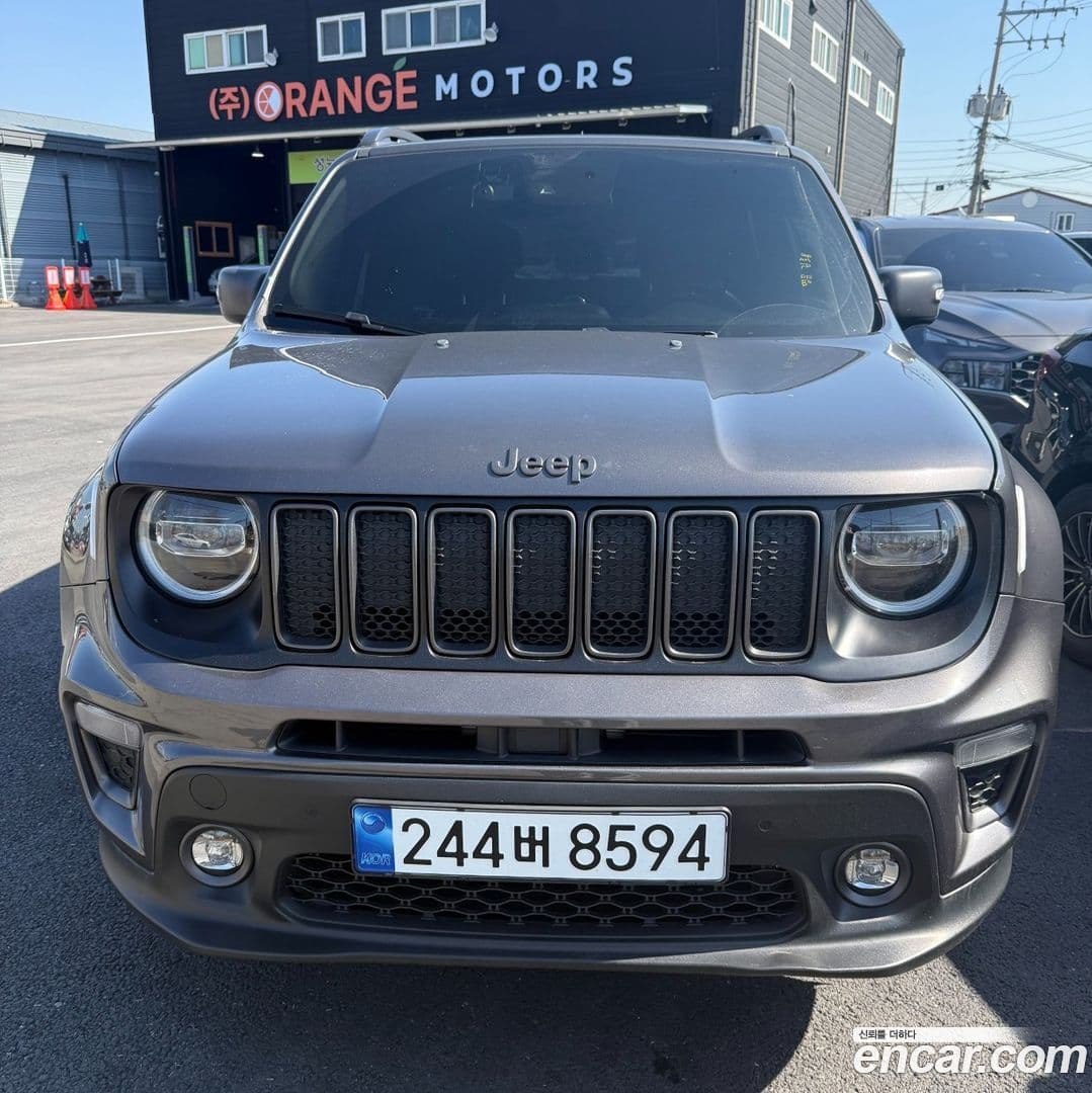 Main__Slider__Photo:Renegade Jeep 2021.6-0