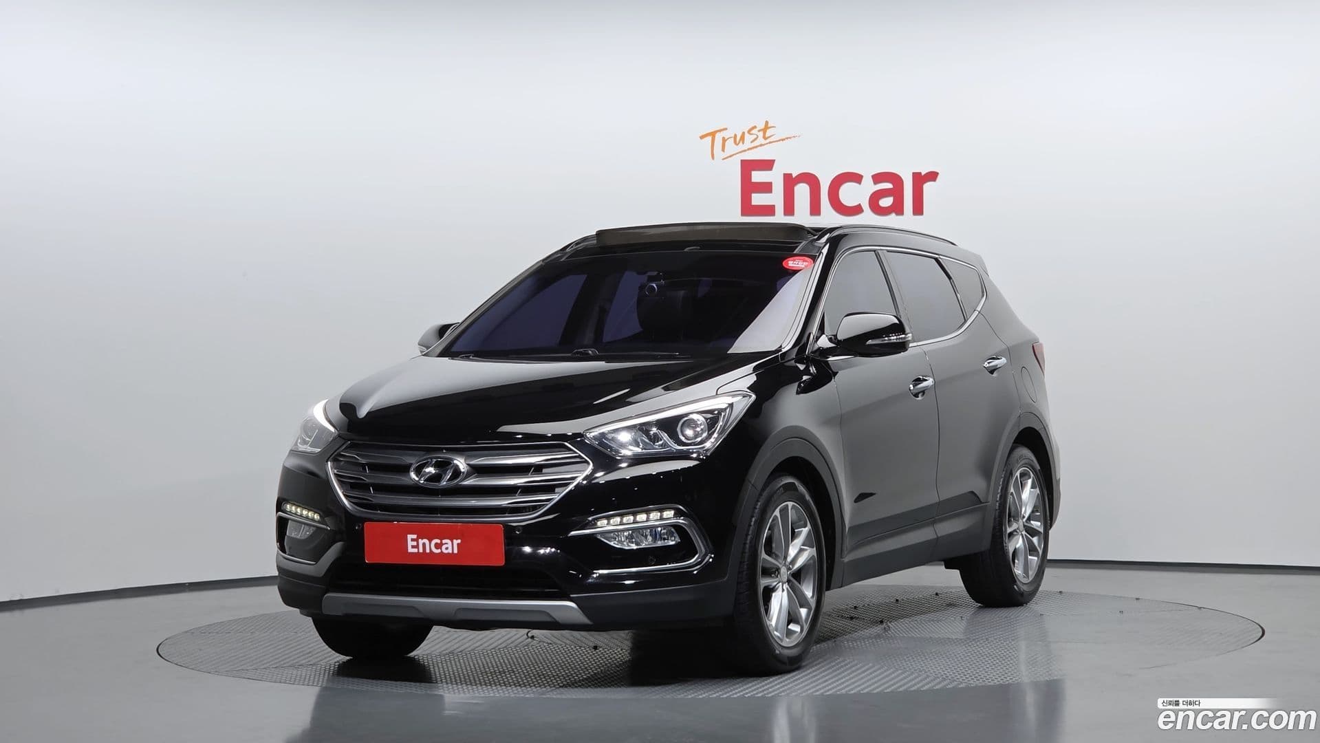 Main__Slider__Photo:Santafe Hyundai 2015.9-0
