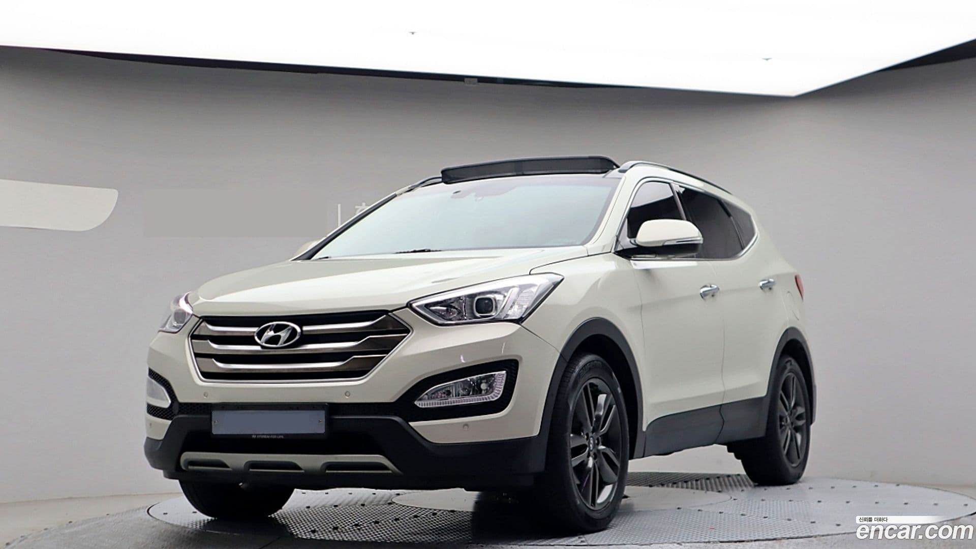 Main__Slider__Photo:Santafe Hyundai 2014.7-0
