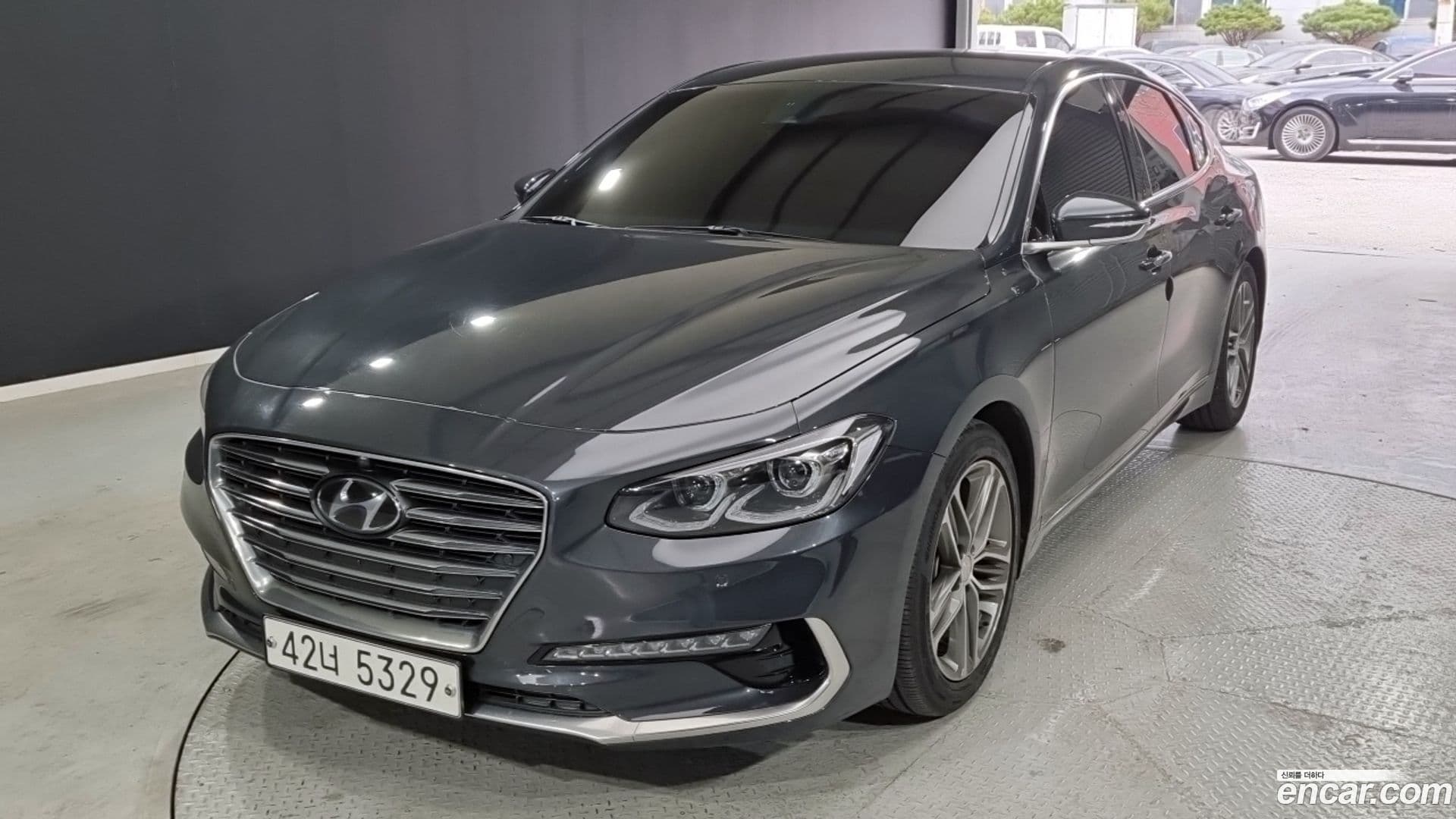Main__Slider__Photo:Grandeur Hyundai 2017.11-0