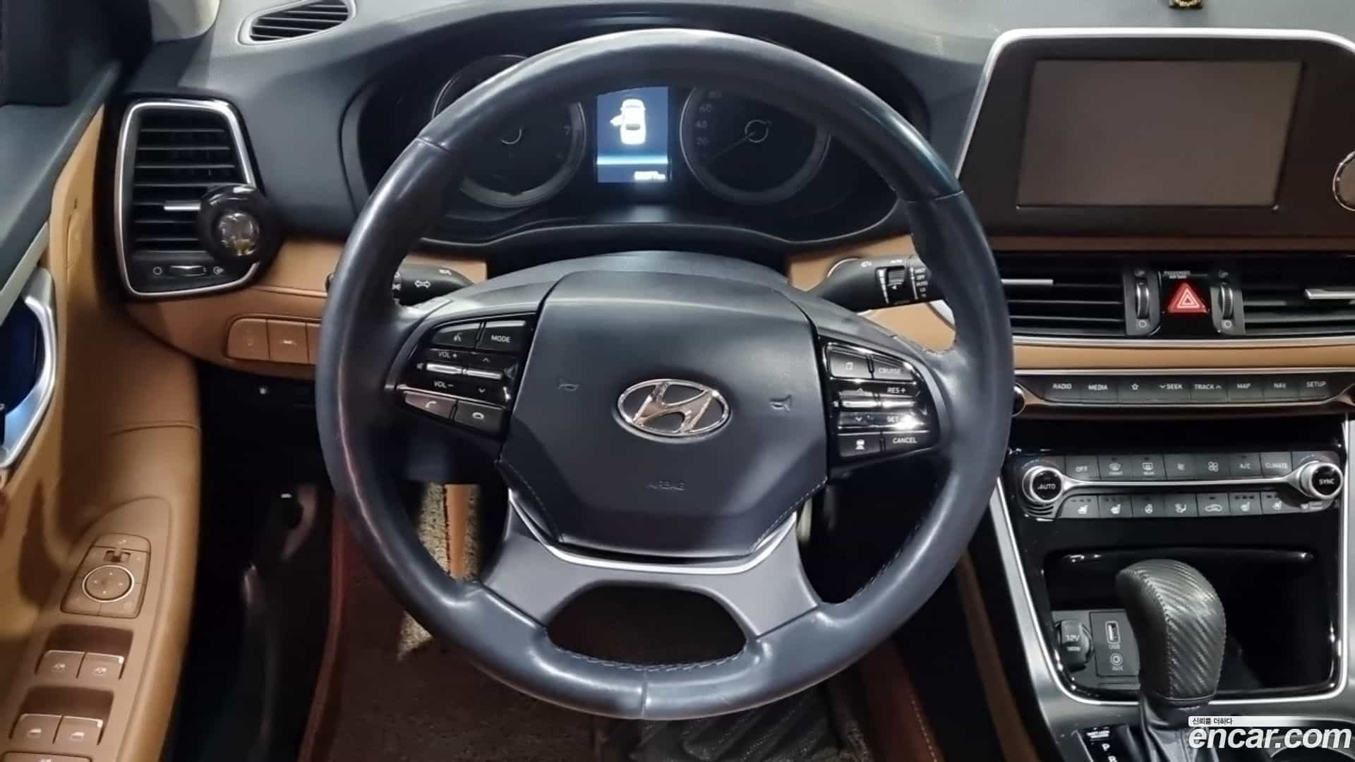 Grandeur Hyundai 2017.11-INNER-009