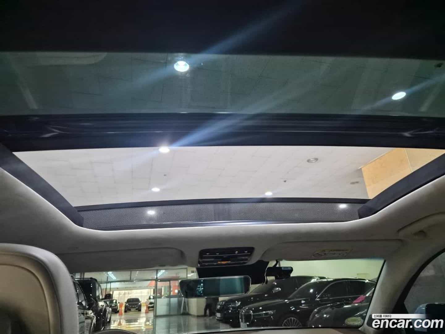 Grandeur Hyundai 2023.0-OPTION-023