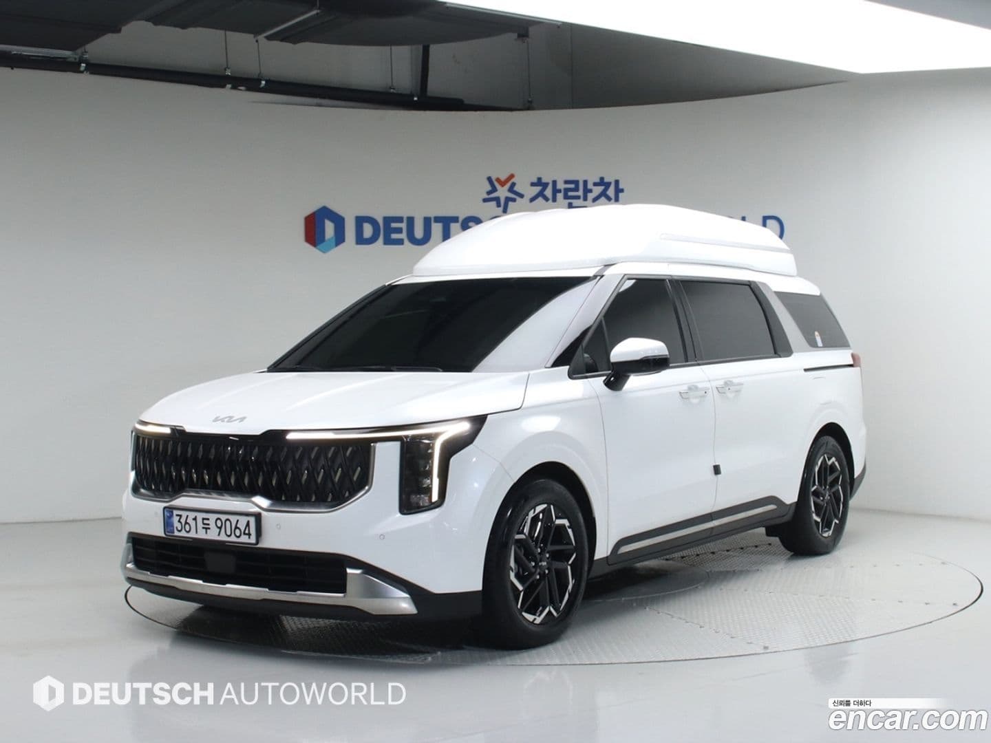 Main__Slider__Photo:Canival Kia 2023.11-0