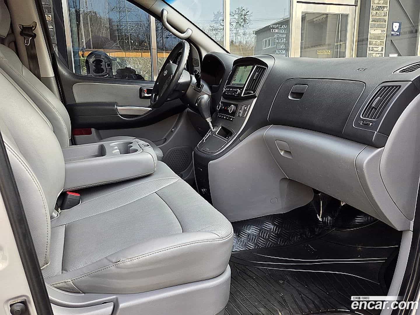 Starex Hyundai 2016.3-INNER-010