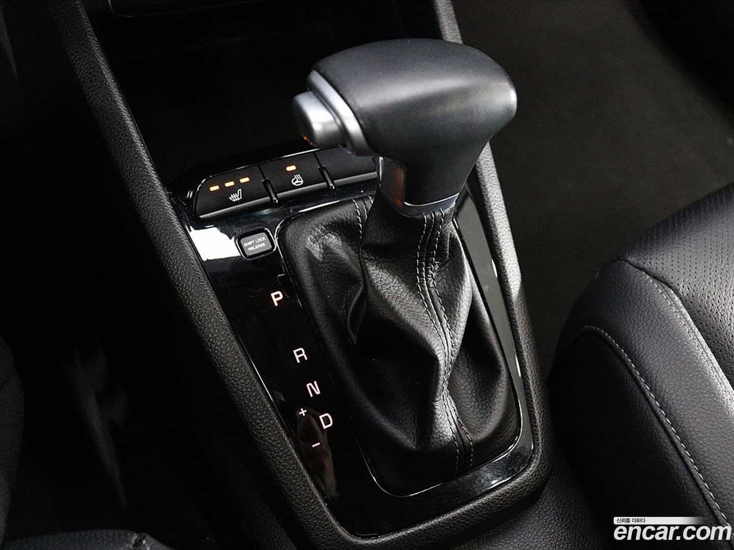 Stonic Kia 2017.7-INNER-008