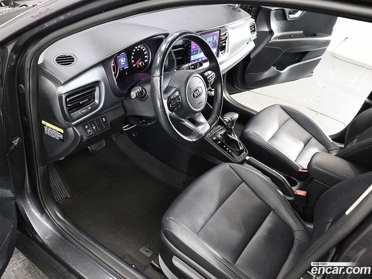 Stonic Kia 2017.7-OPTION-021
