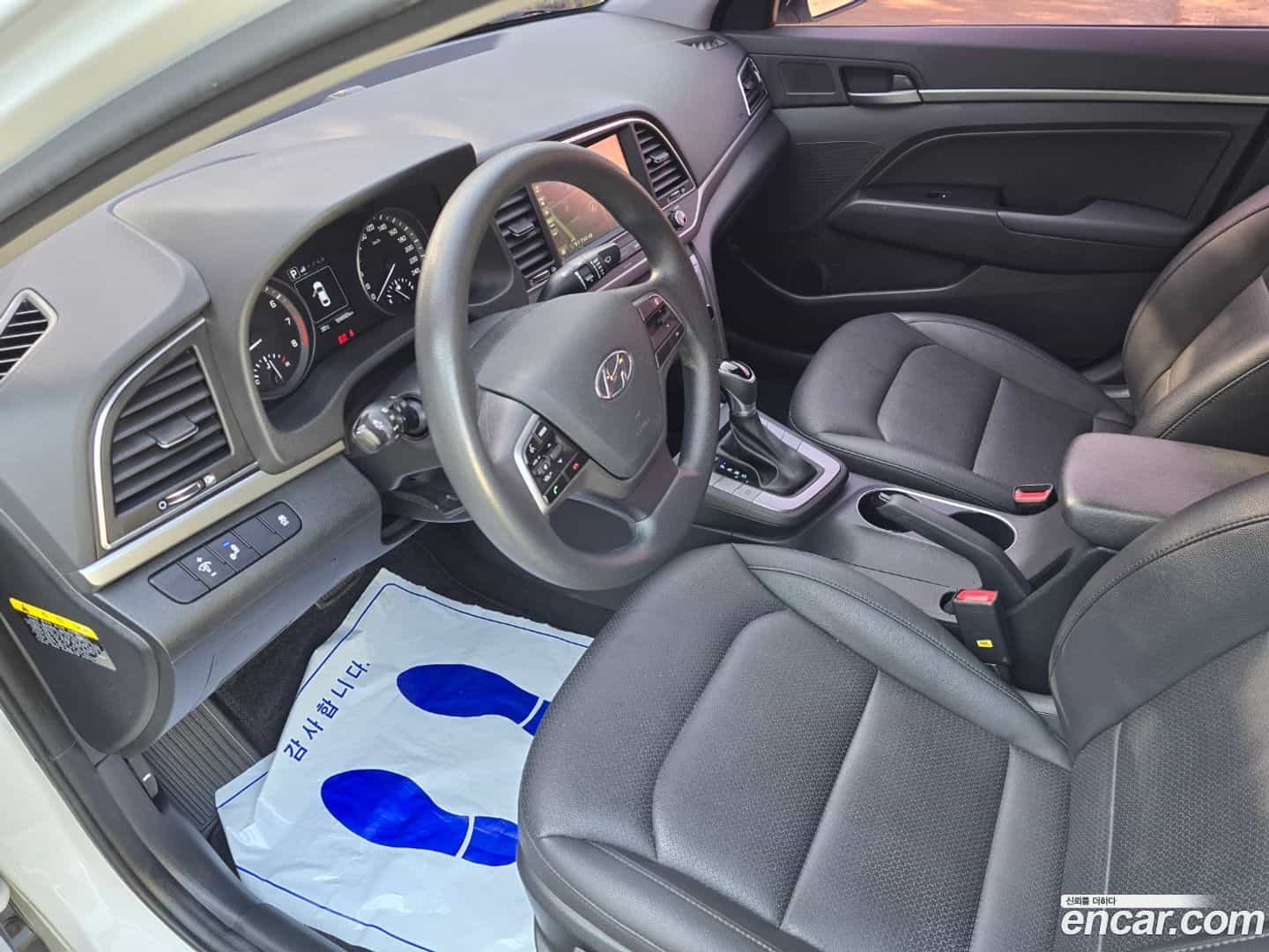 AVANTE Hyundai 2018.1-INNER-007