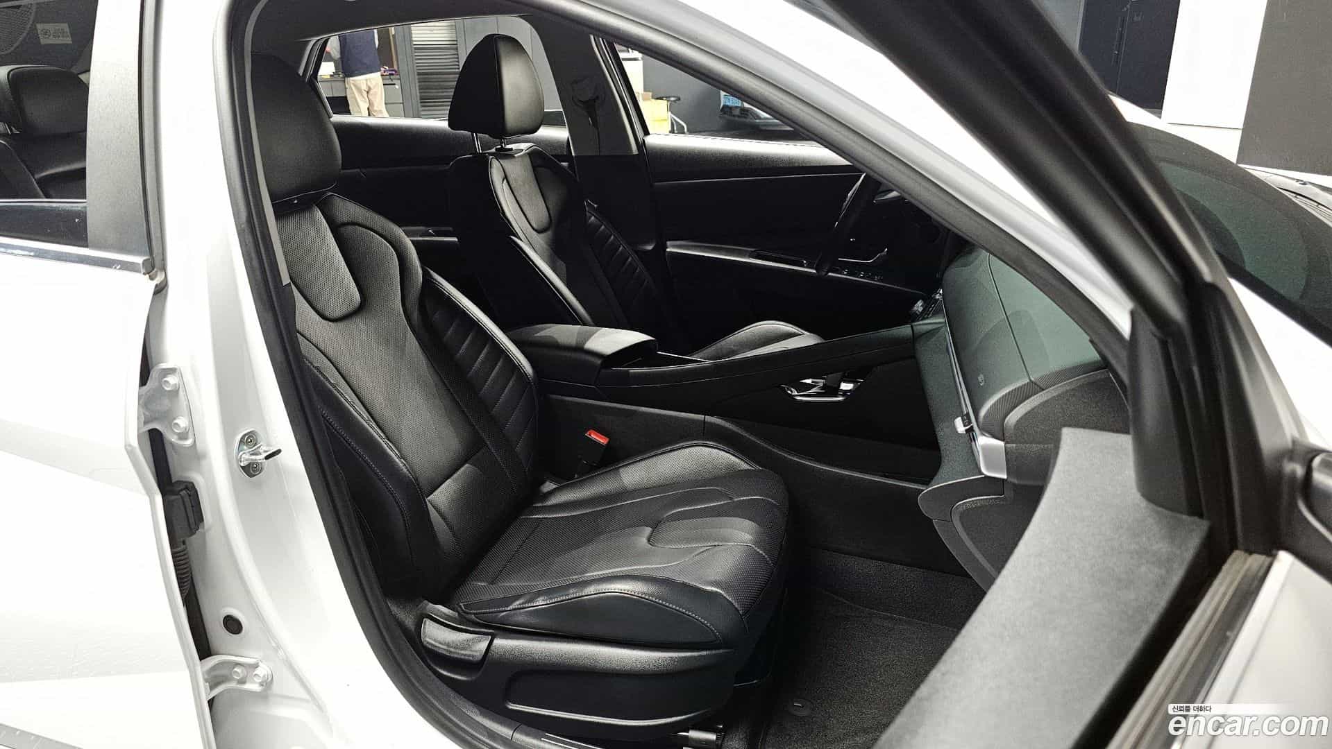 AVANTE Hyundai 2021.11-INNER-010