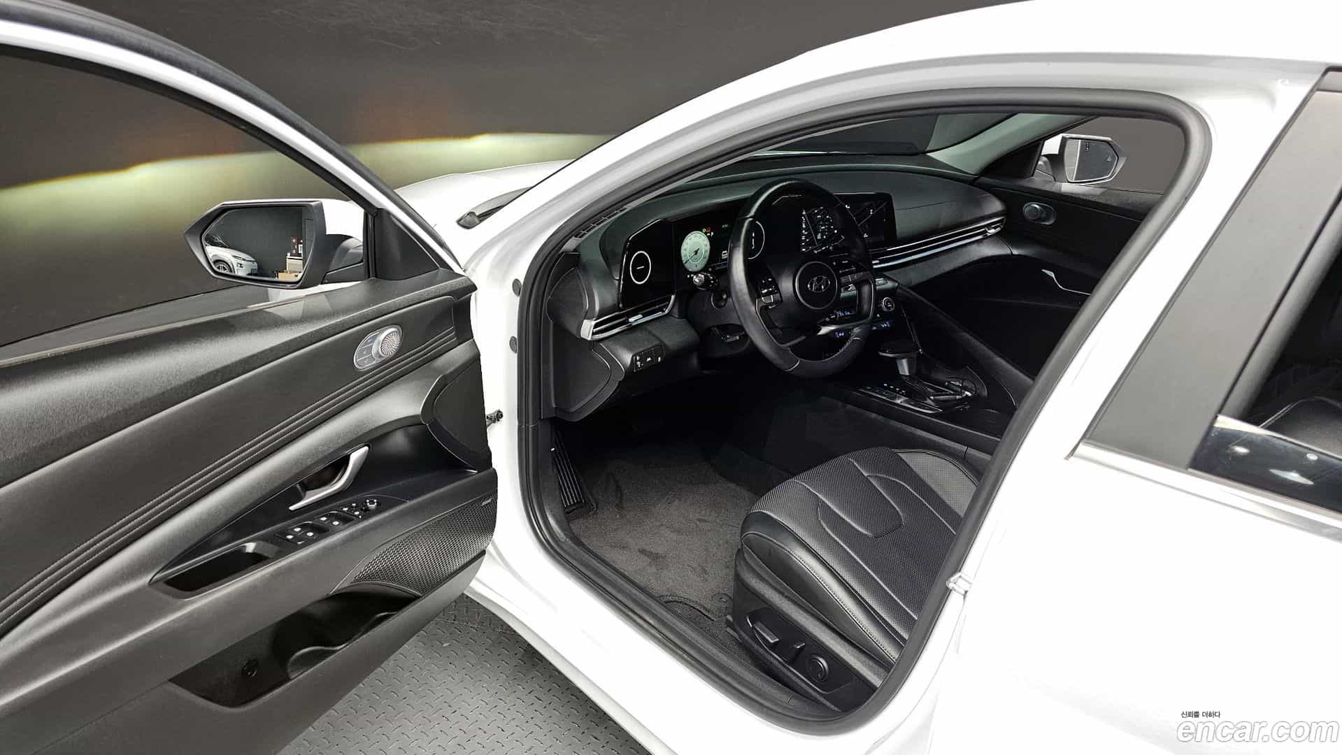 AVANTE Hyundai 2021.11-OPTION-015
