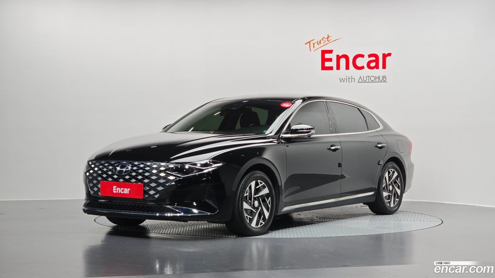Main__Slider__Photo:Grandeur Hyundai 2022.4-0