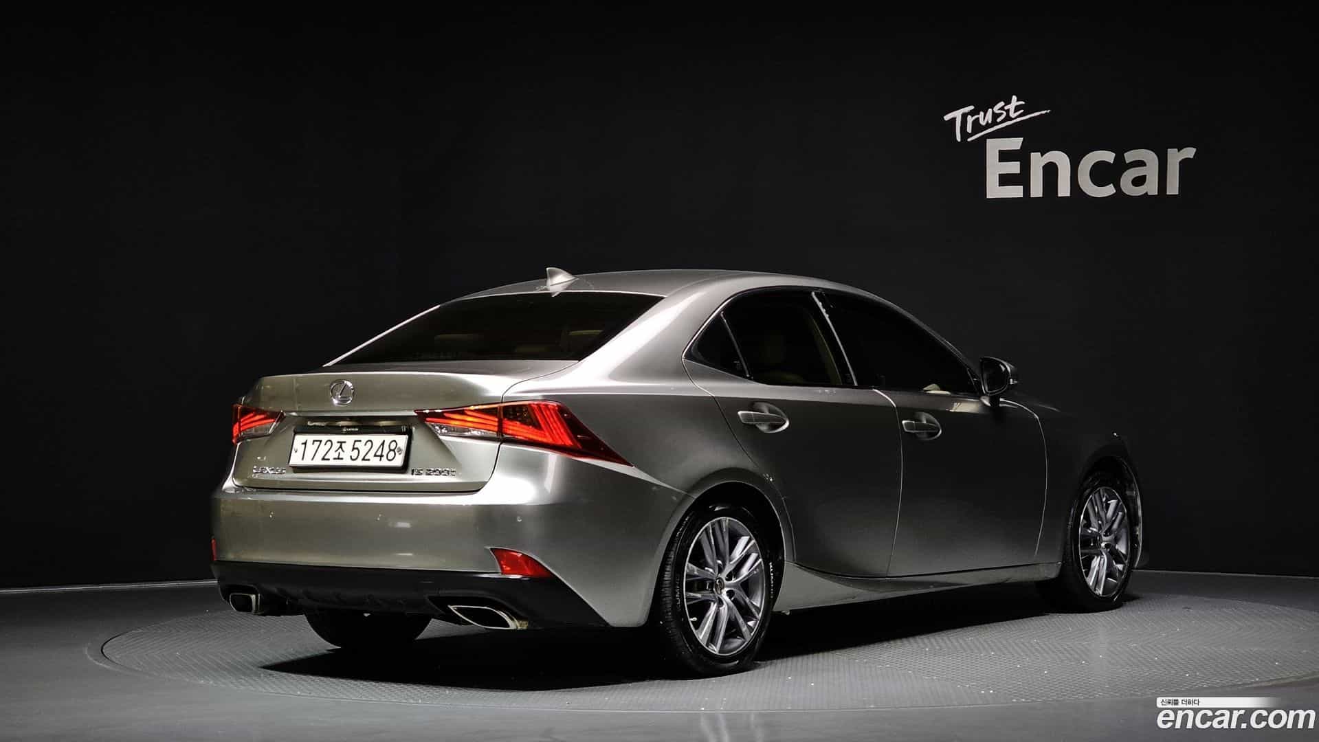 IS Lexus 2017.6-OUTER-002