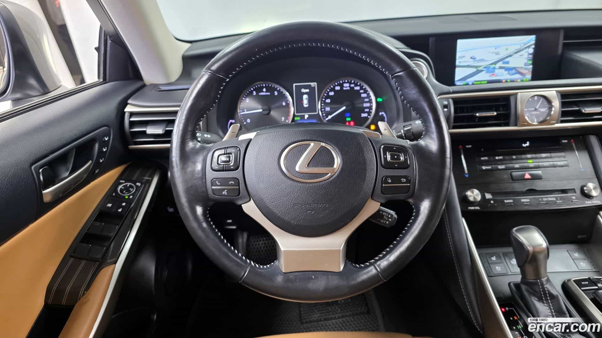 IS Lexus 2017.6-OPTION-017