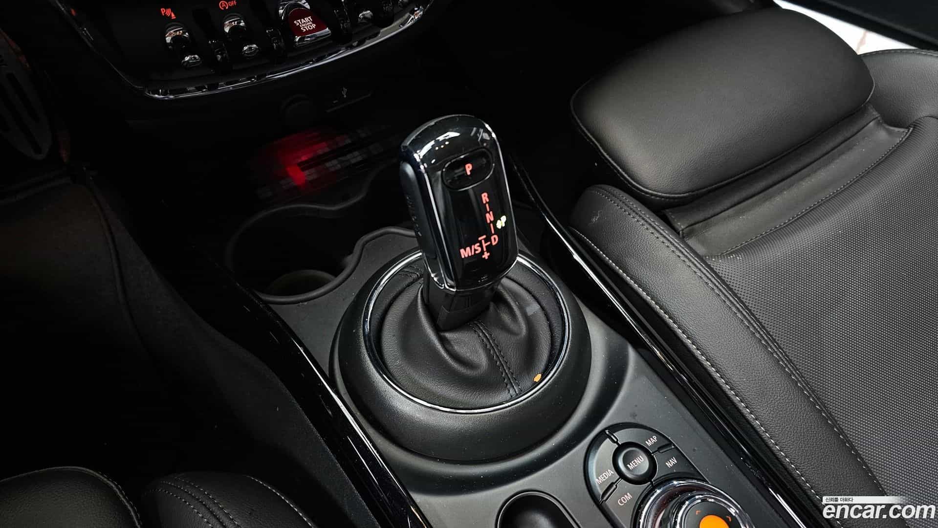 Clubman Mini 2020.8-INNER-009