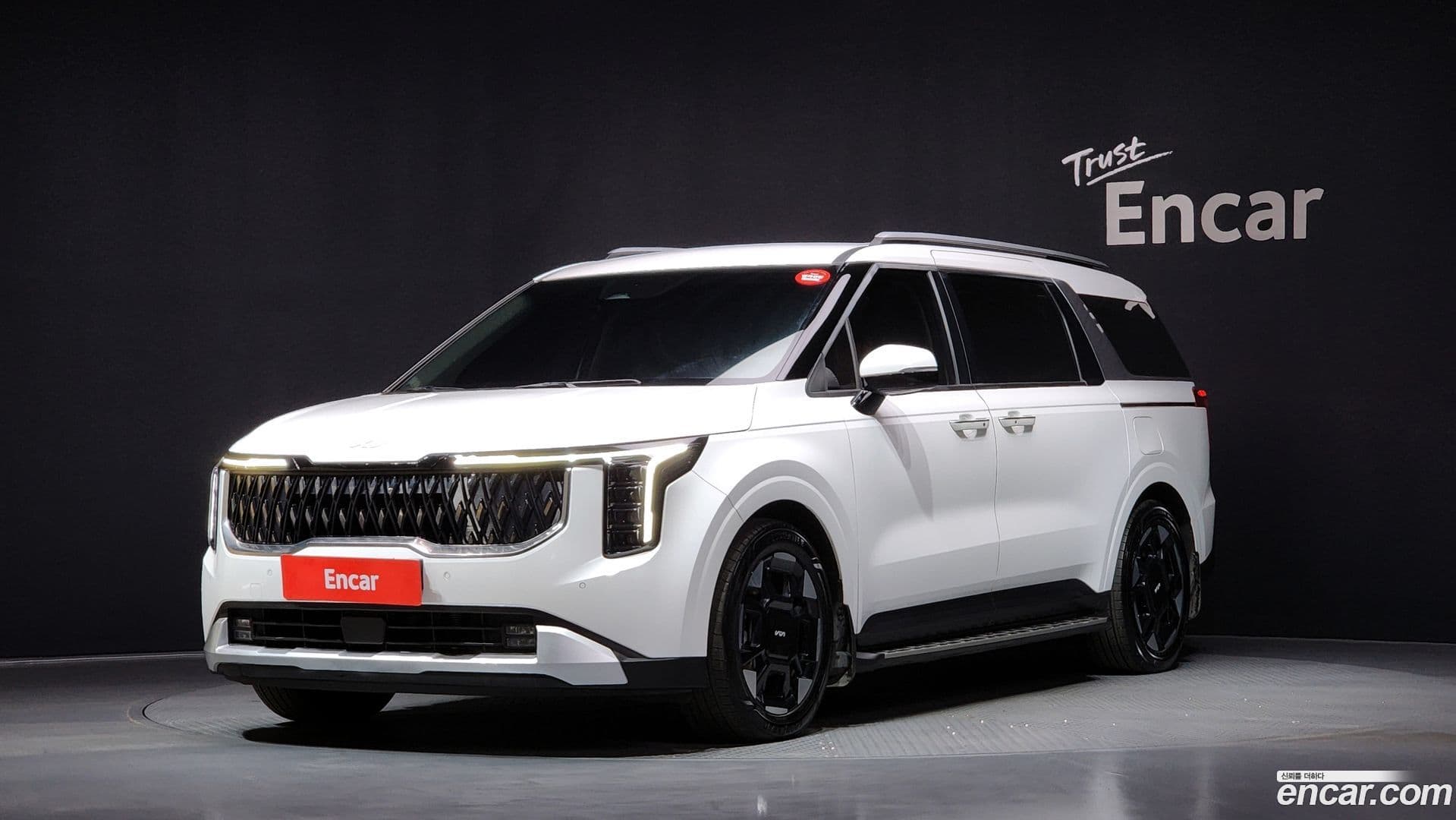 Main__Slider__Photo:Canival Kia 2024.3-0