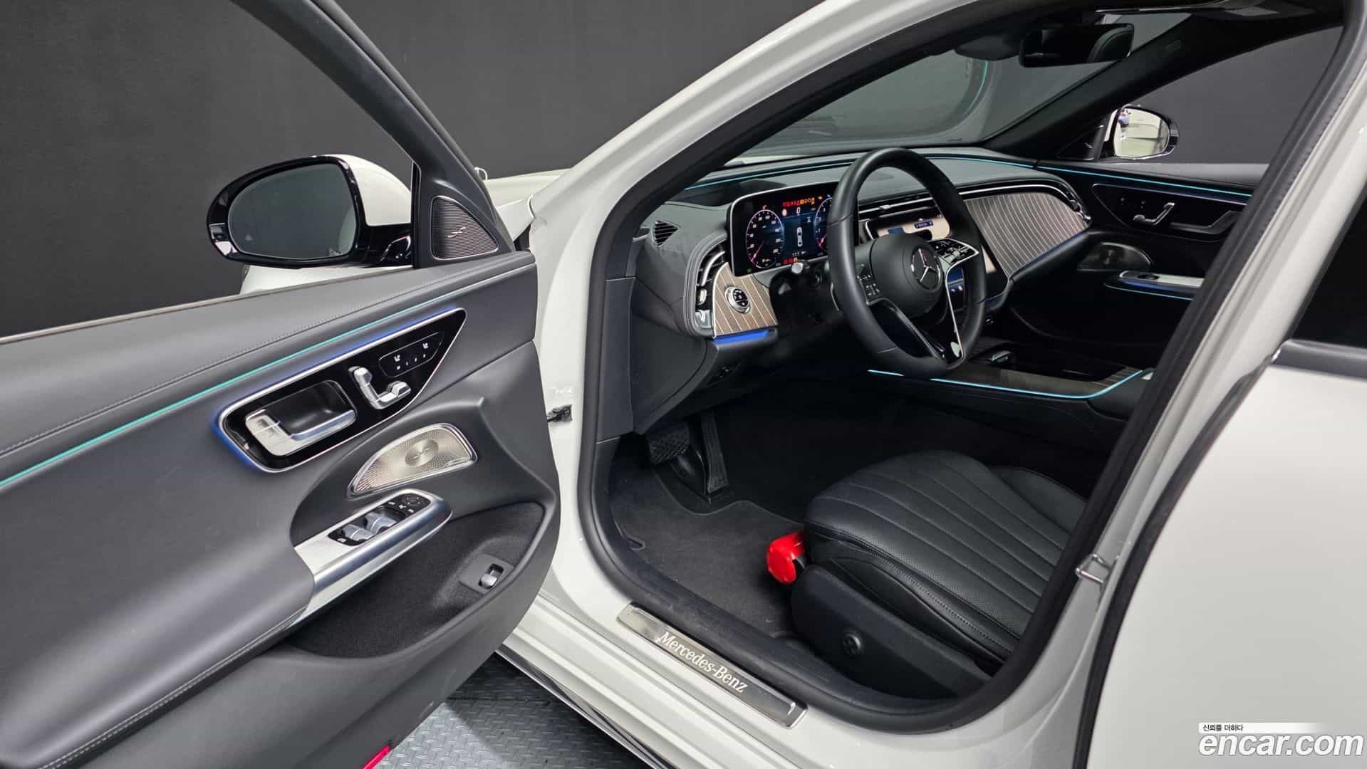 E-Class Mercedes-Benz 2025.4-INNER-010