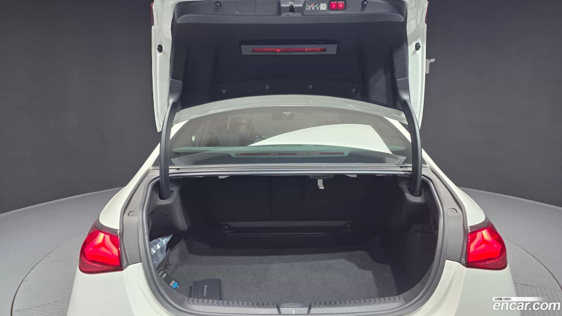 E-Class Mercedes-Benz 2025.4-OPTION-024