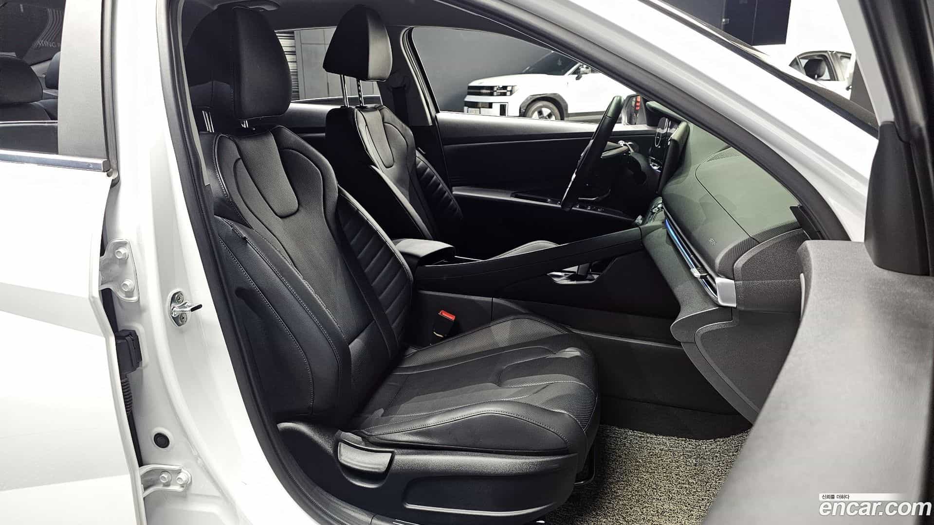 AVANTE Hyundai 2020.4-INNER-010