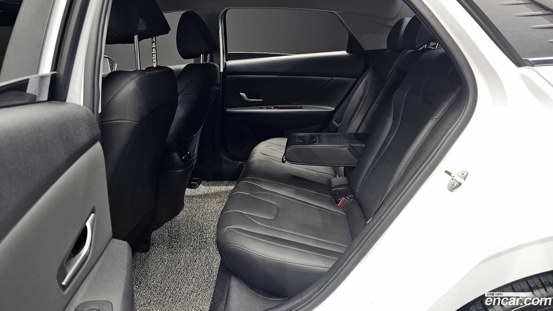 AVANTE Hyundai 2020.4-OPTION-016