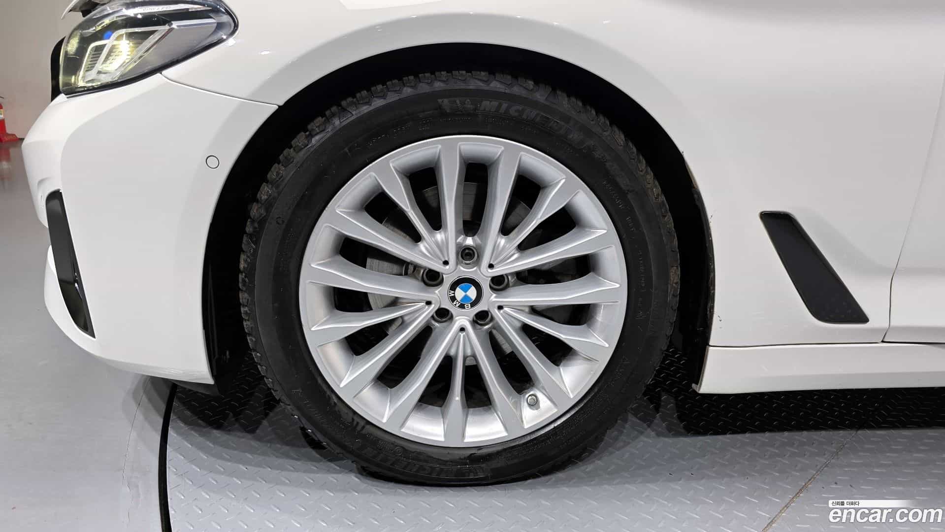 5-Series BMW 2021.4-OUTER-005