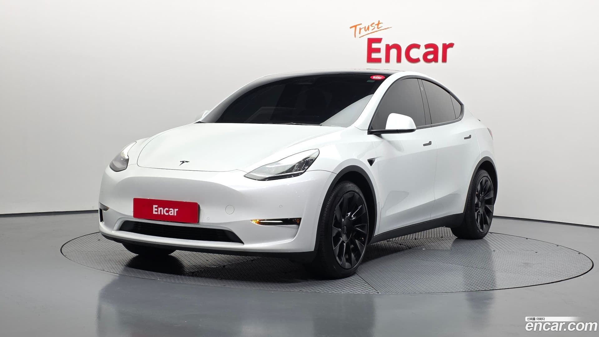 Main__Slider__Photo:Model Y Tesla 2022.7-0