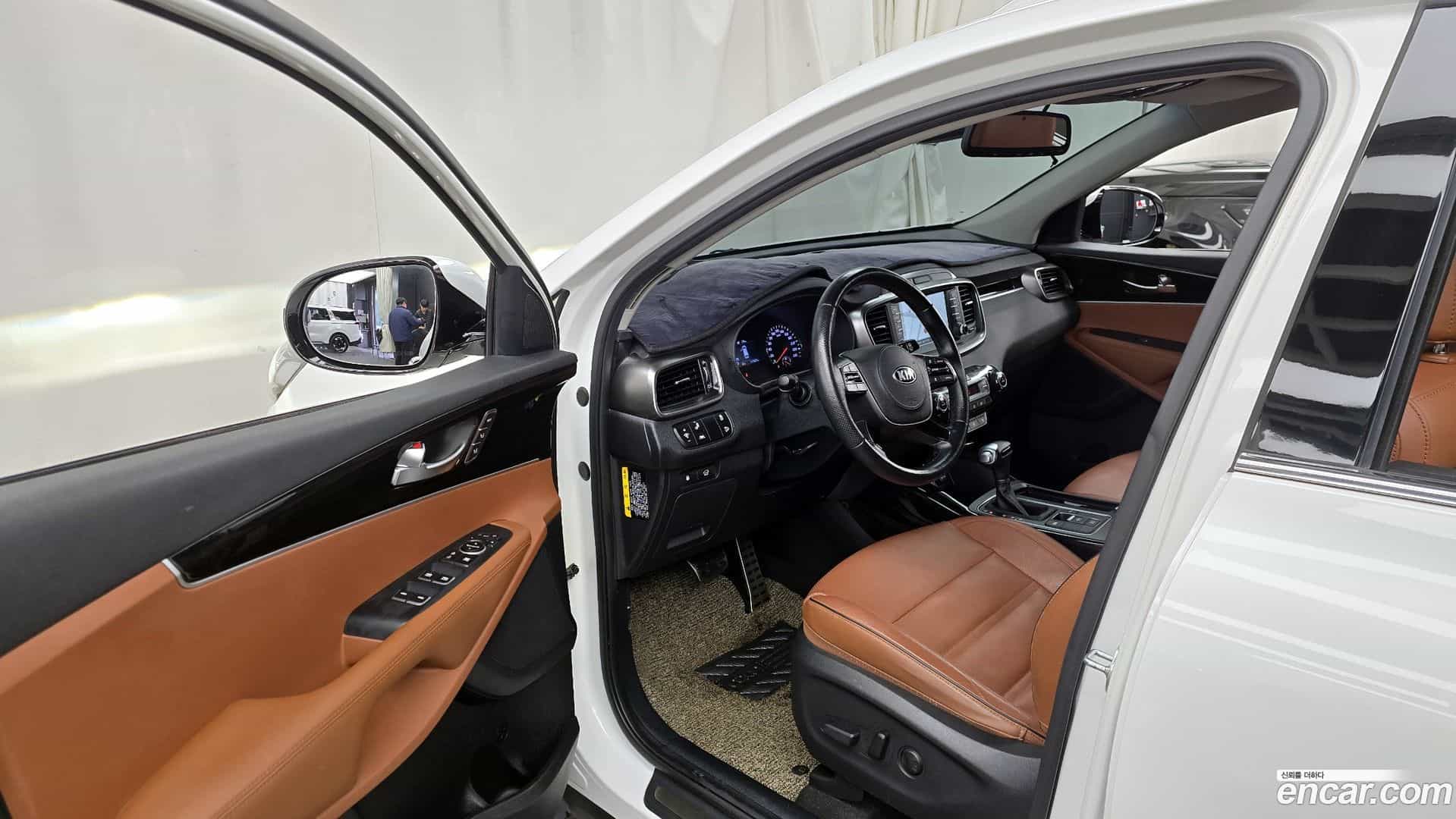 Sorento Kia 2019.3-INNER-010