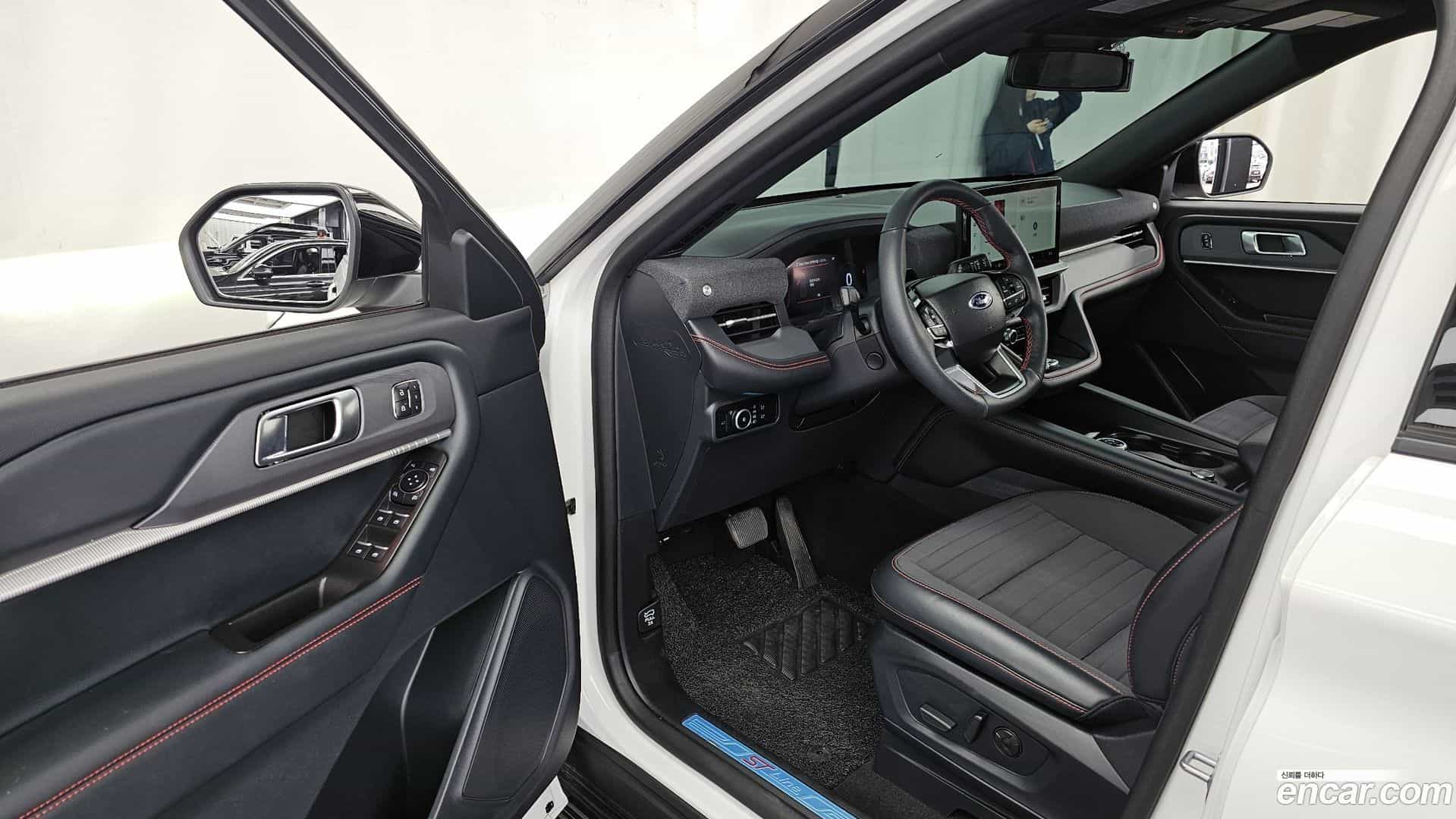 Explorer Ford 2025.1-INNER-010