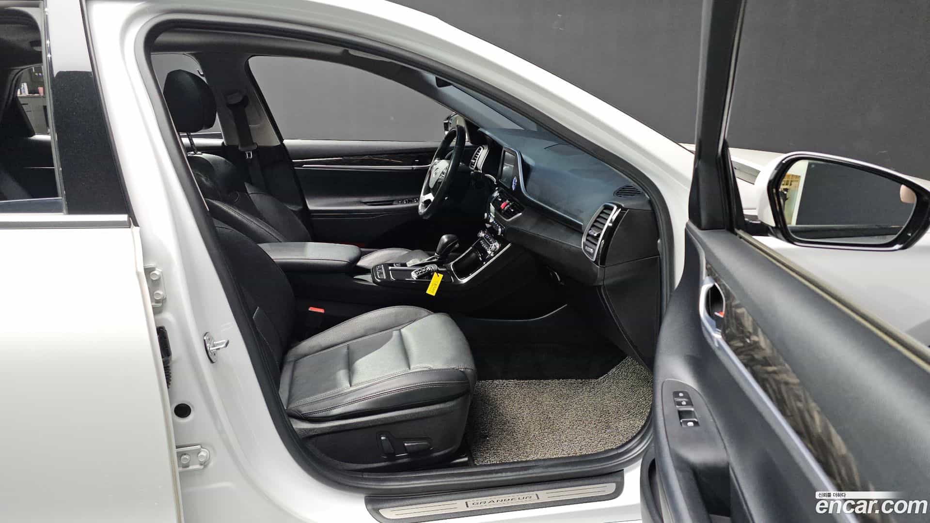 Grandeur Hyundai 2018.2-OPTION-021