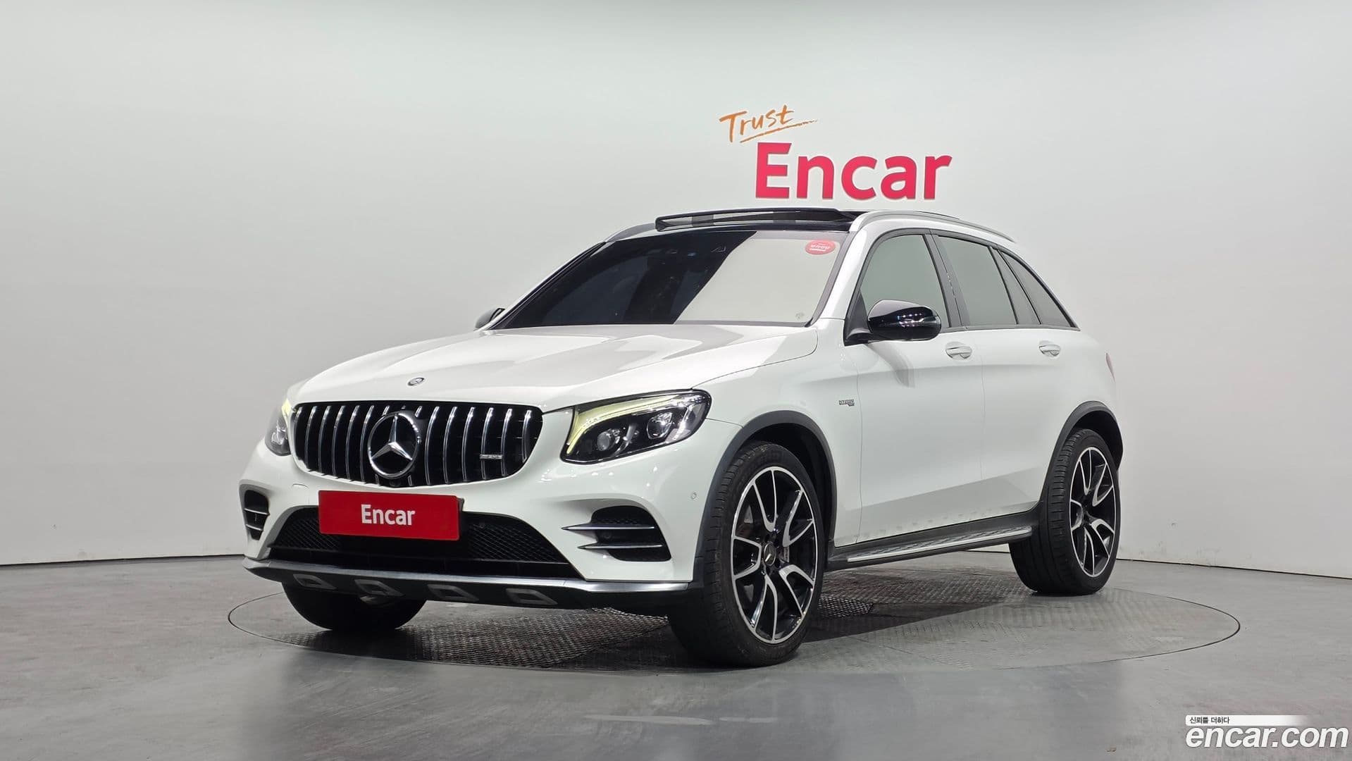 Main__Slider__Photo:GLC-Class Mercedes-Benz 2017.9-0