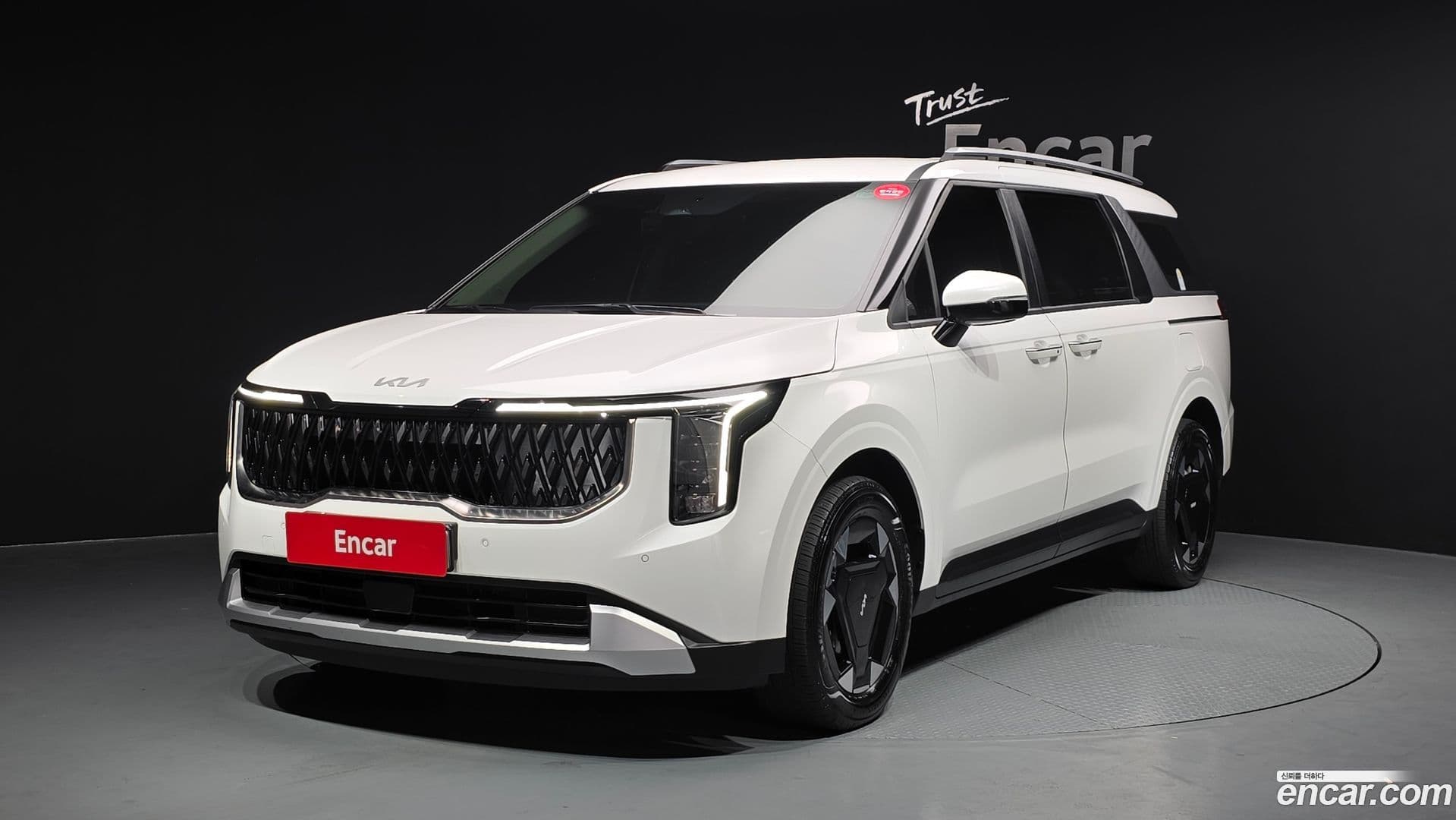 Main__Slider__Photo:Canival Kia 2024.8-0