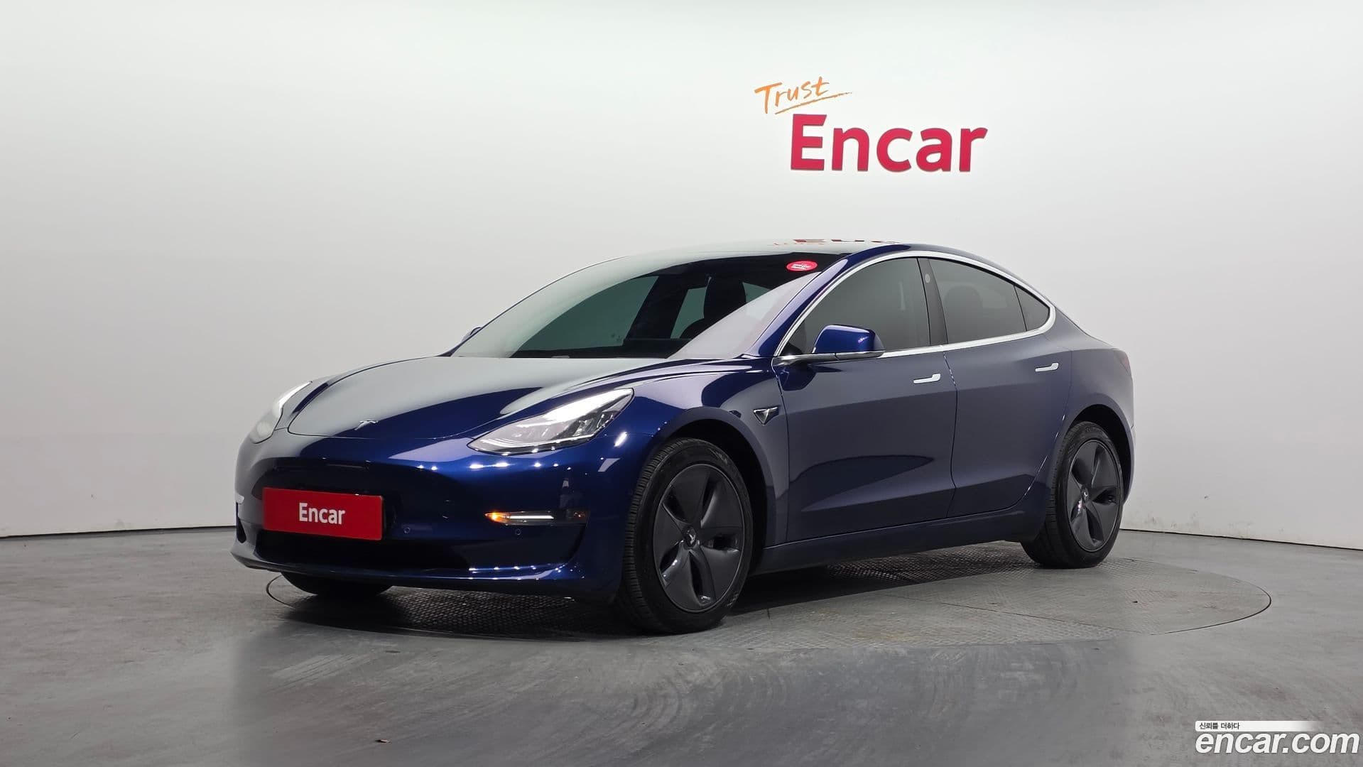 Main__Slider__Photo:Model 3 Tesla 2019.10-0