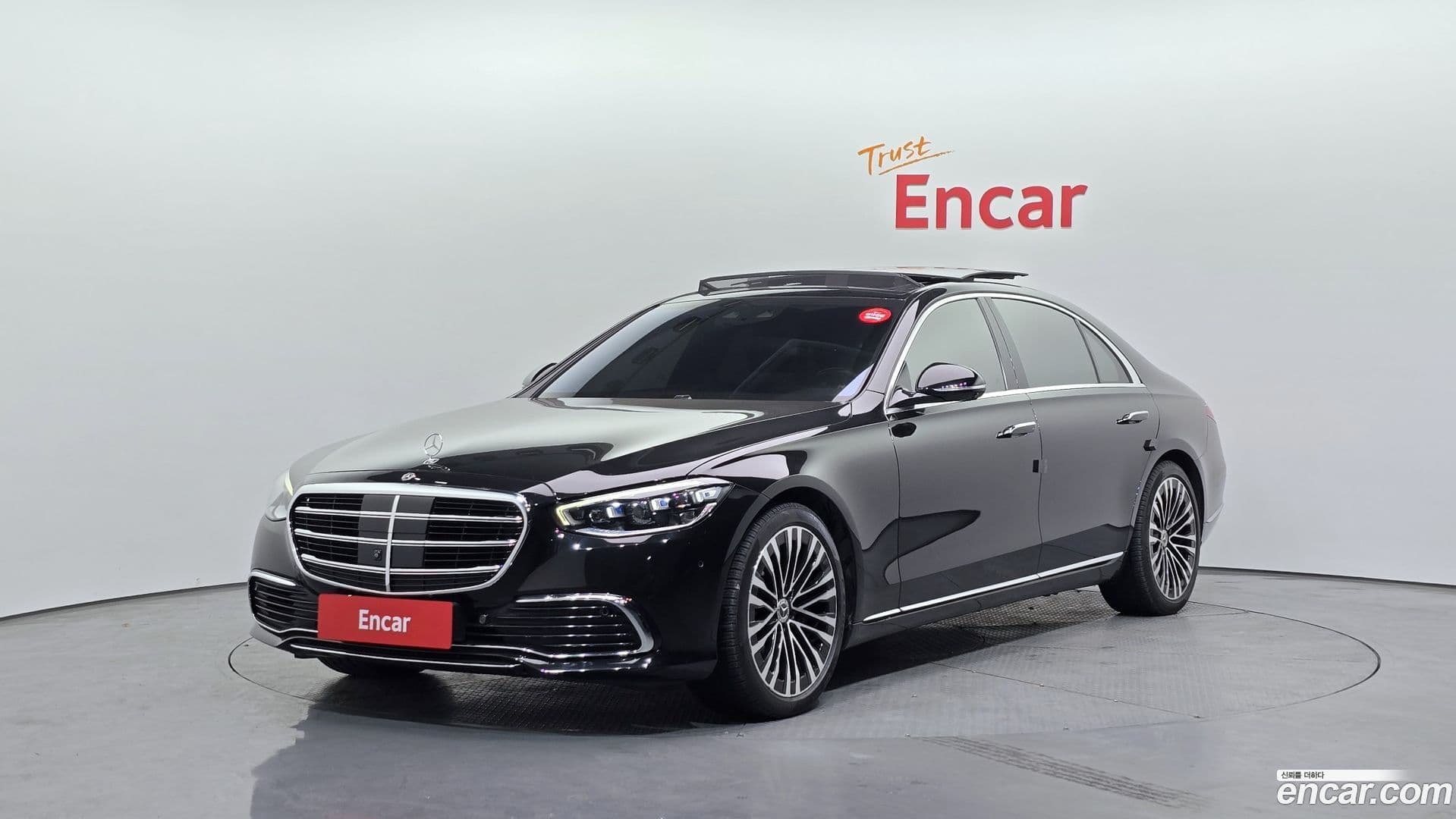 Main__Slider__Photo:S-Class Mercedes-Benz 2021.4-0
