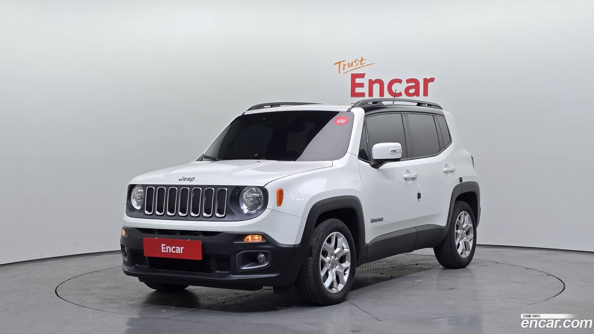 Main__Slider__Photo:Renegade Jeep 2016.5-0