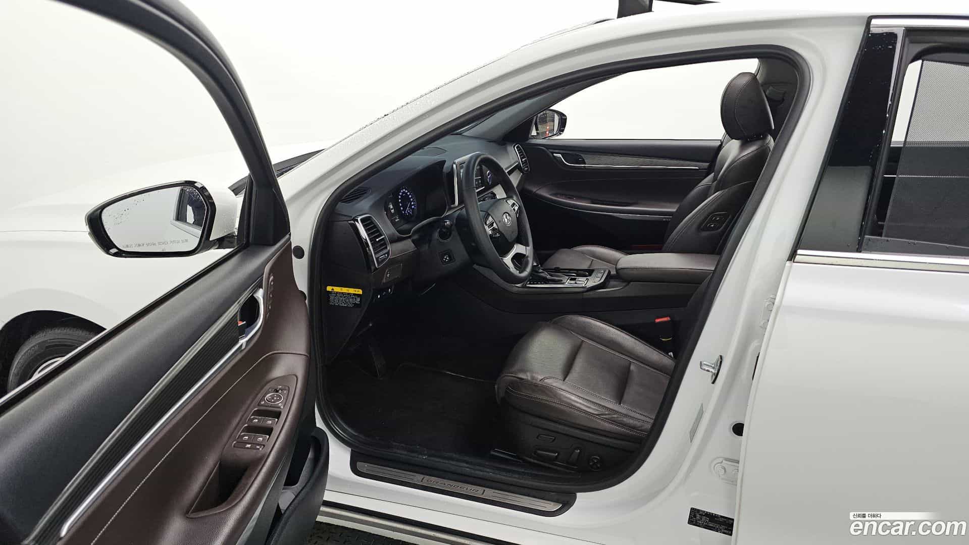 Grandeur Hyundai 2018.5-INNER-010