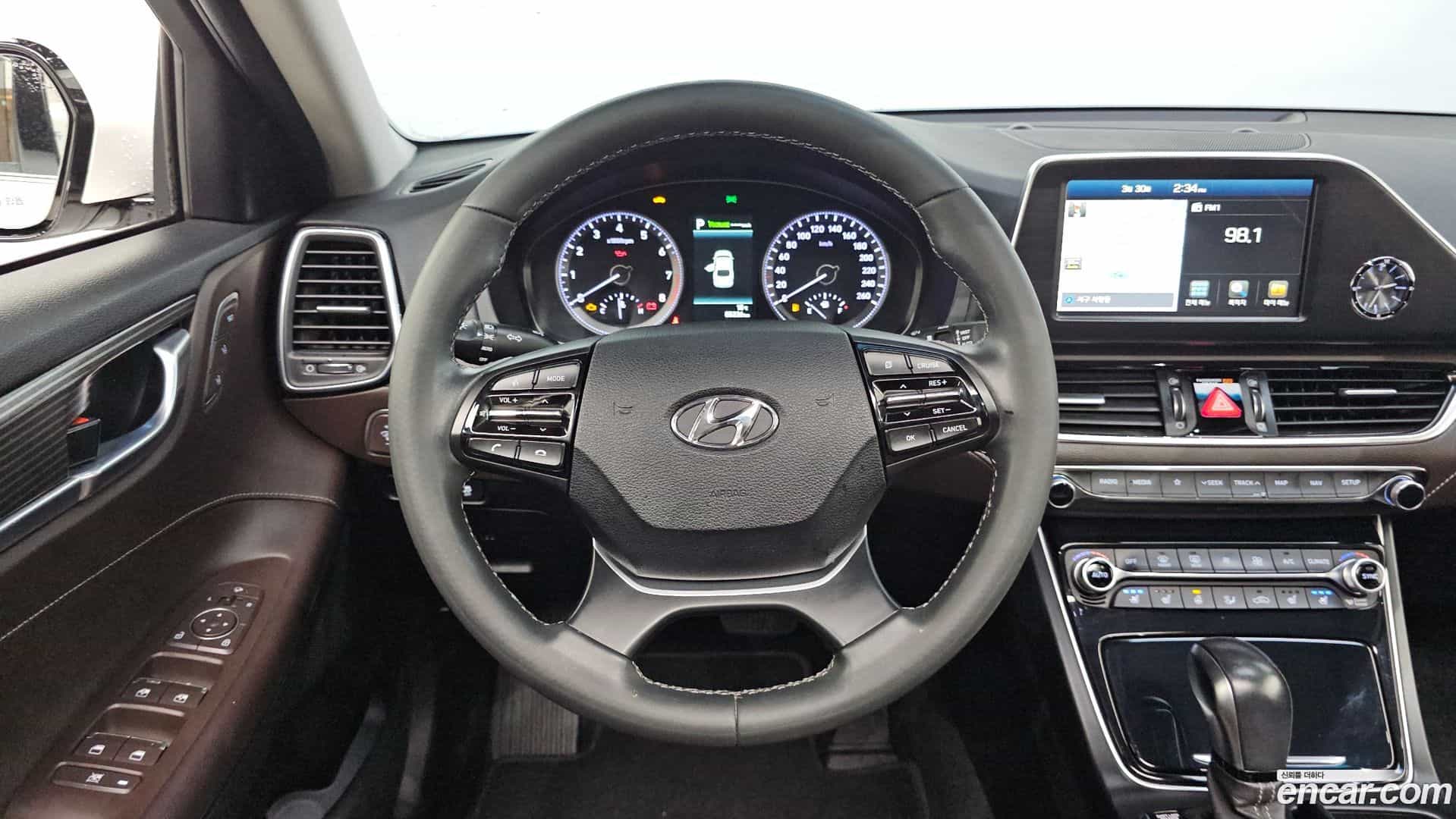 Grandeur Hyundai 2018.5-OPTION-017