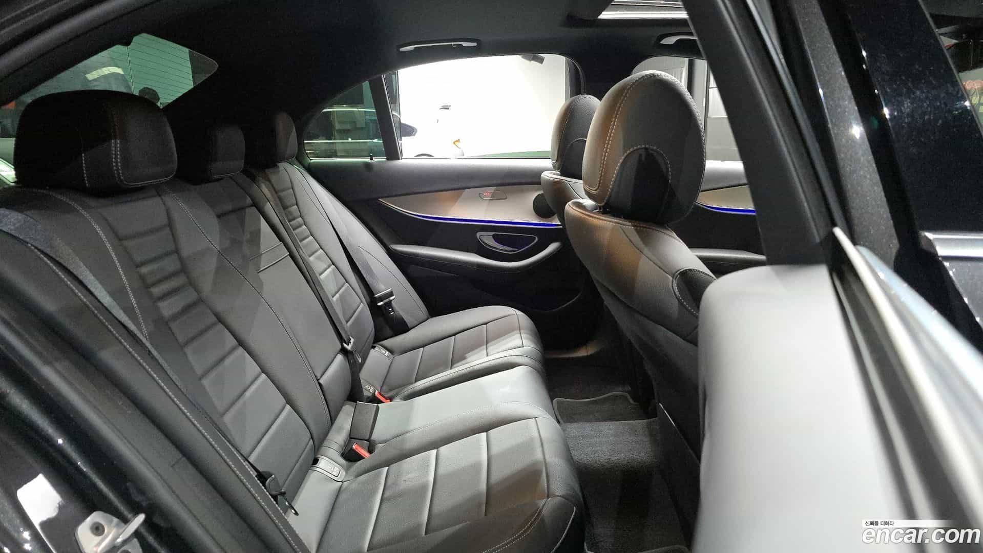 E-Class Mercedes-Benz 2021.4-OPTION-016
