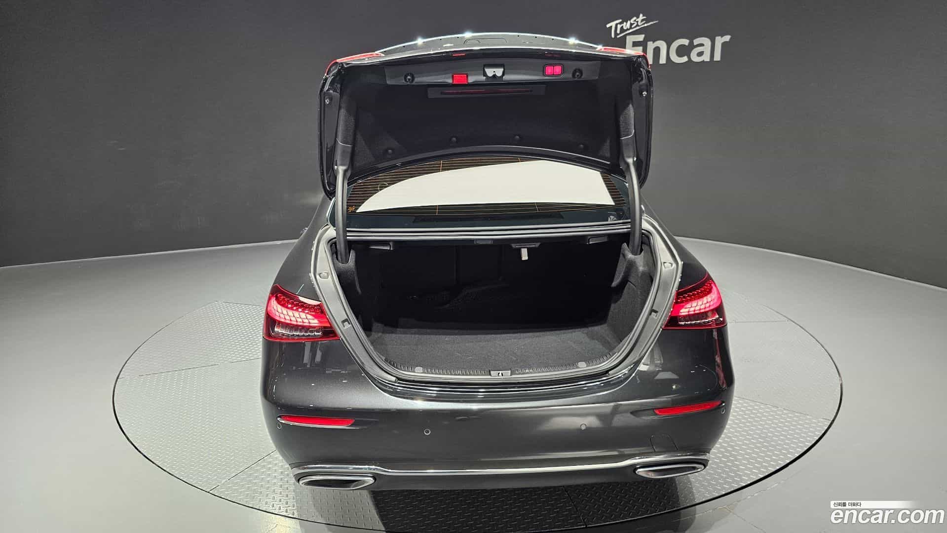 E-Class Mercedes-Benz 2021.4-OPTION-024