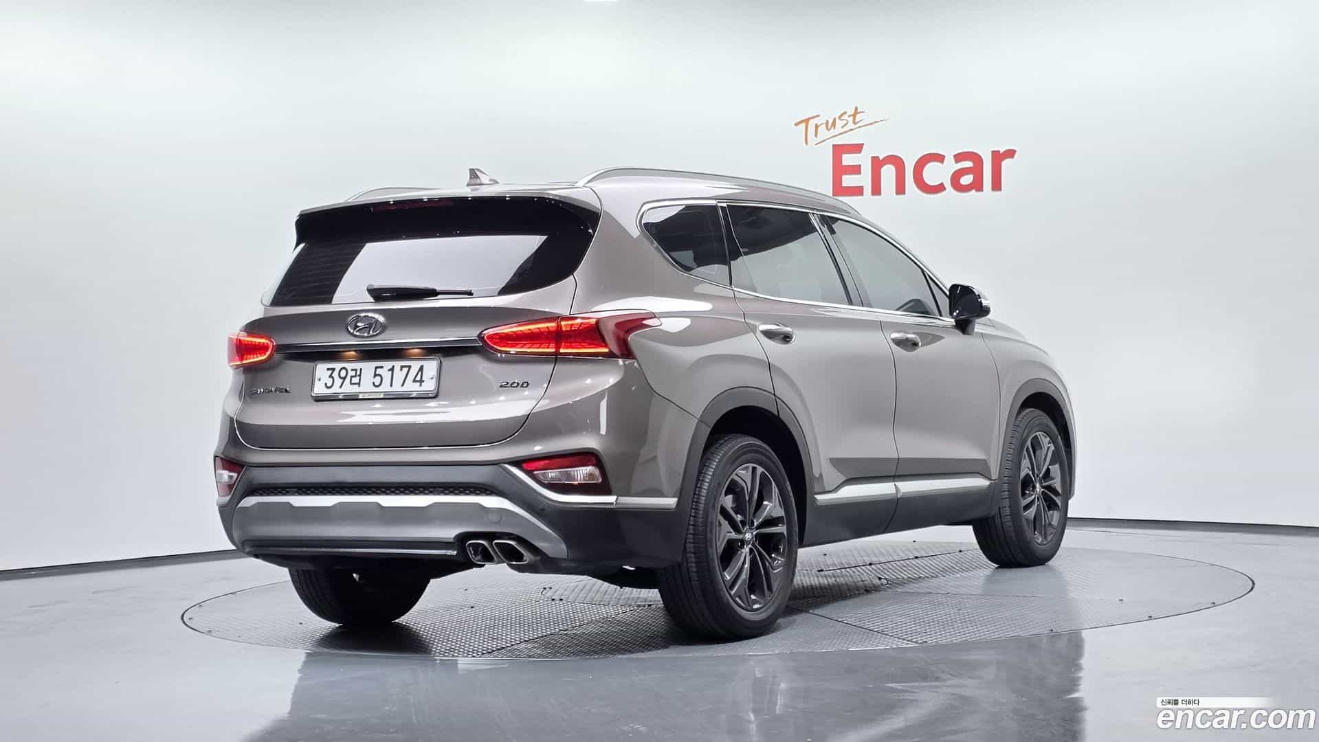 Santafe Hyundai 2018.2-OUTER-002
