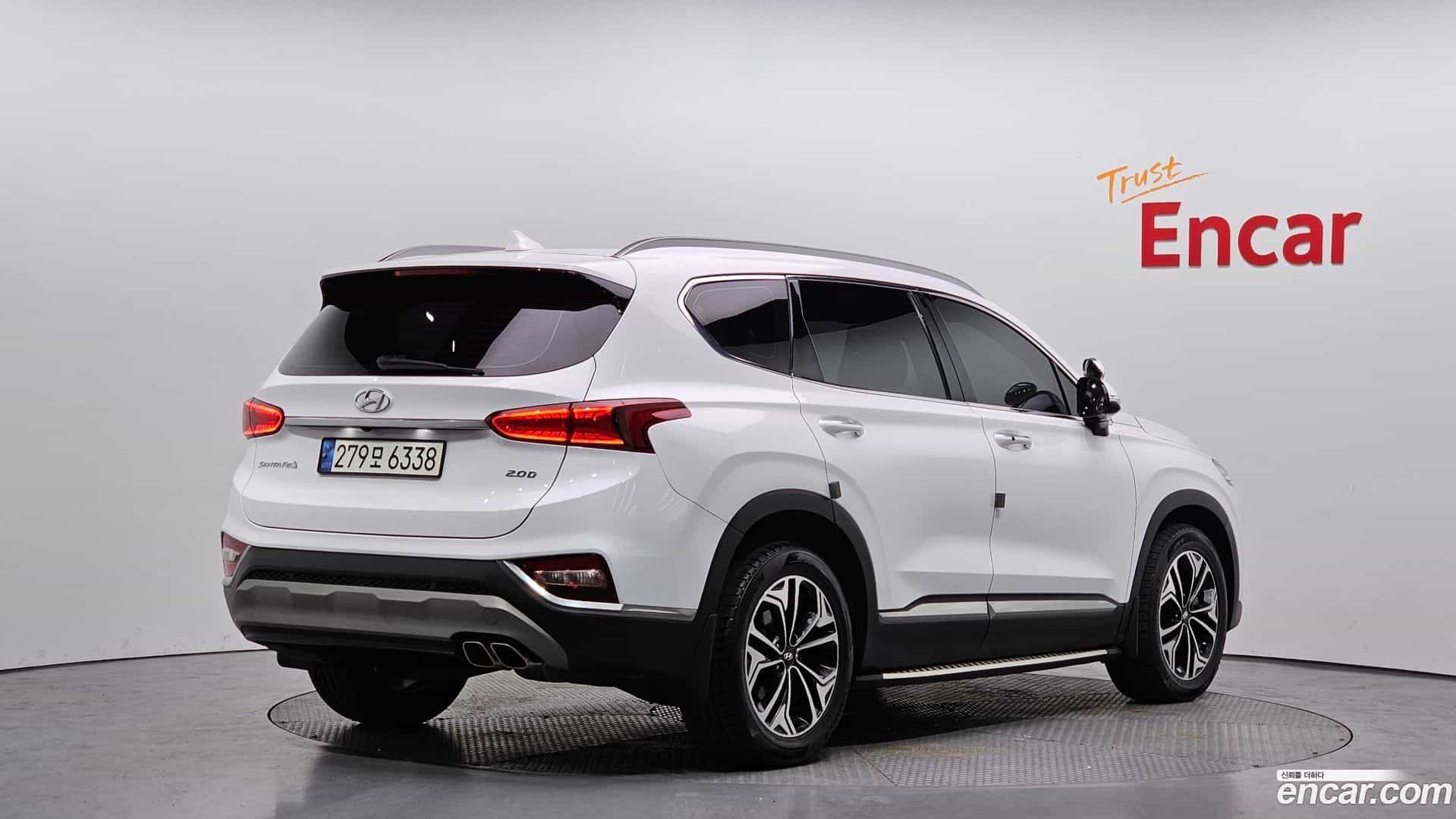 Santafe Hyundai 2019.2-OUTER-002