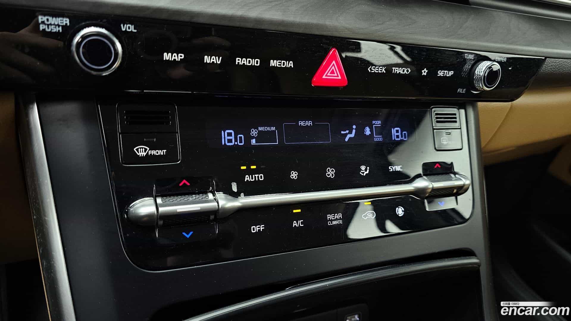 Canival Kia 2023.3-OPTION-021