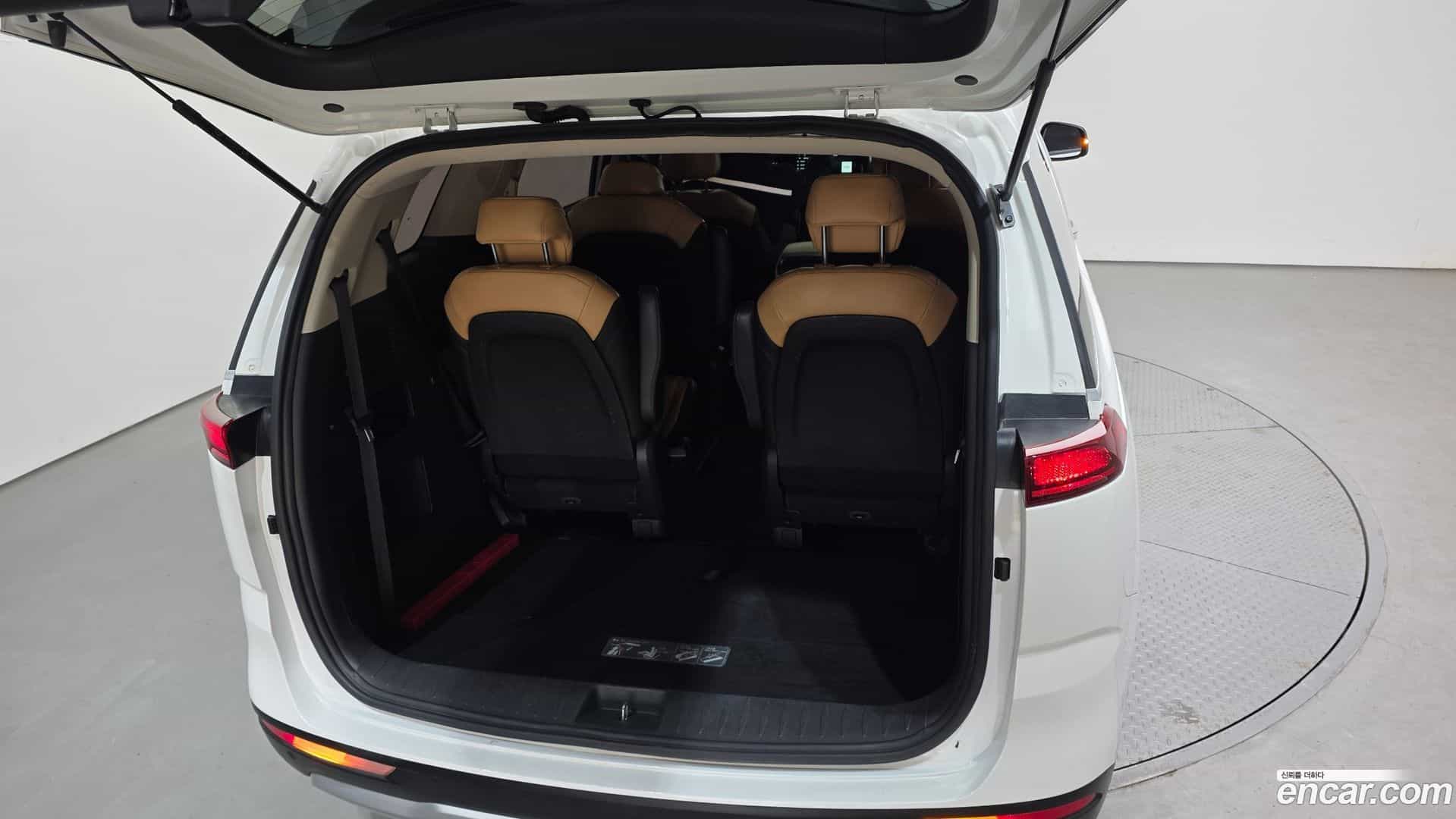 Canival Kia 2023.3-OPTION-024