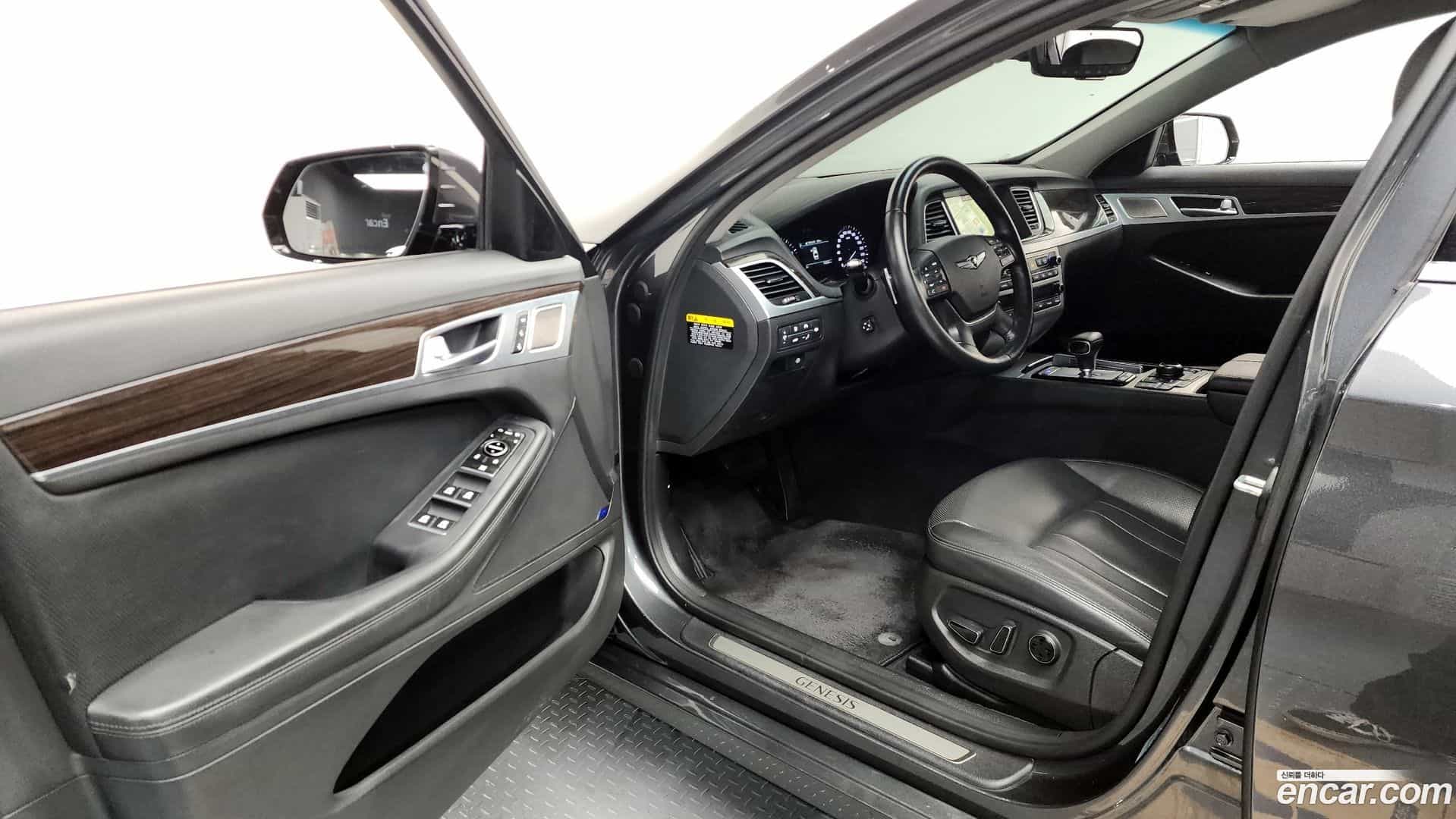 G80 Genesis 2019.1-INNER-010