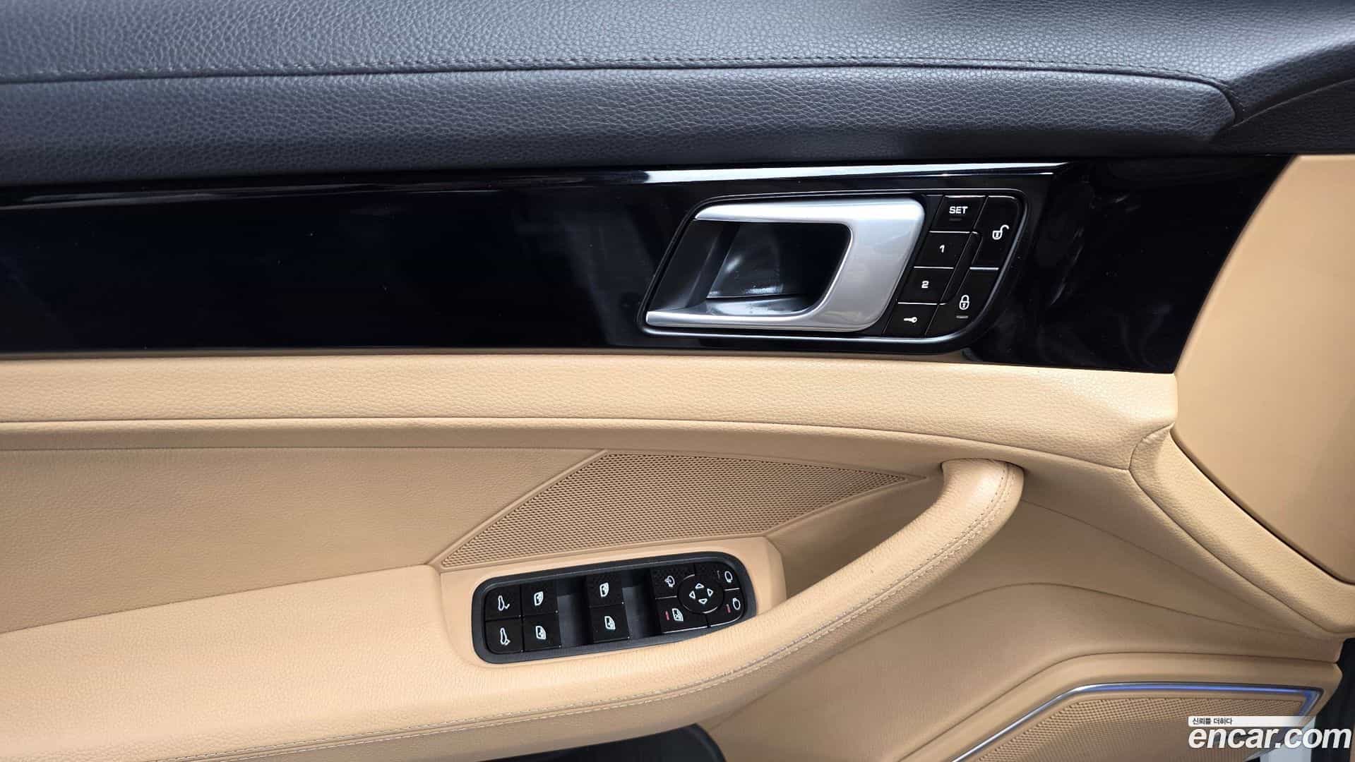 Panamera Porsche 2018.7-OPTION-022