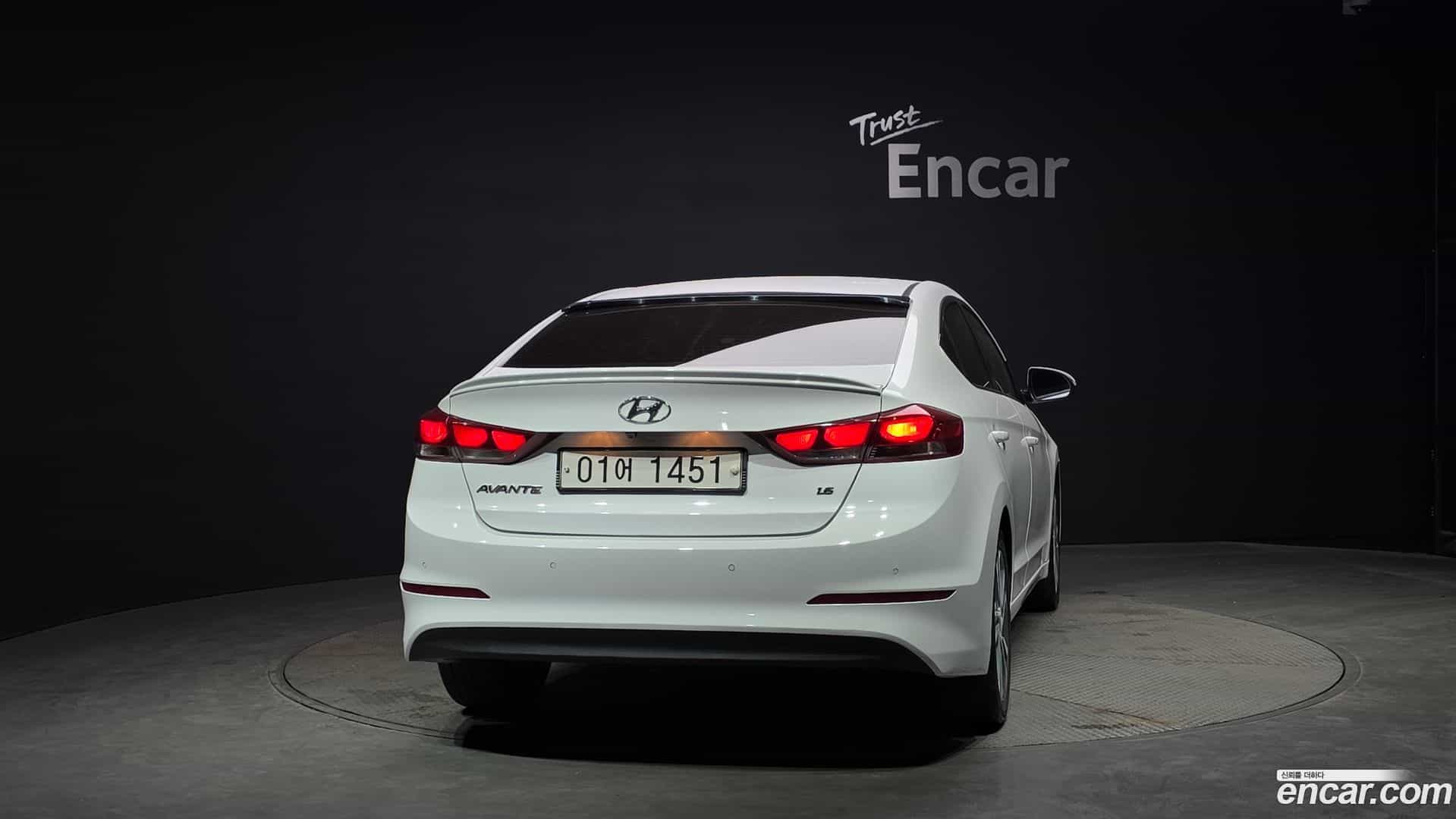 AVANTE Hyundai 2018.3-OUTER-004