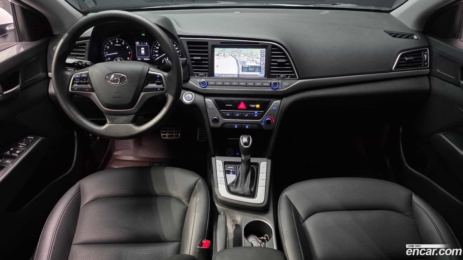 AVANTE Hyundai 2018.3-INNER-007