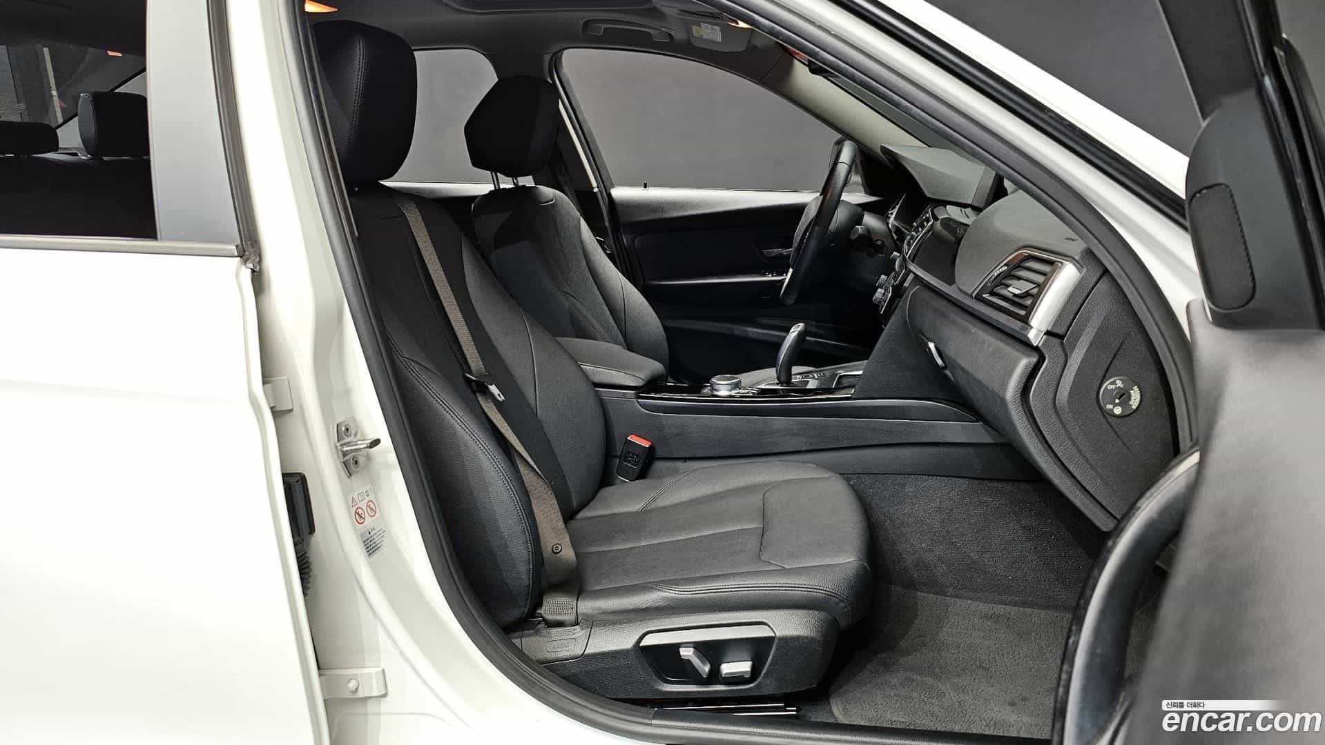 3-Series BMW 2017.11-INNER-010