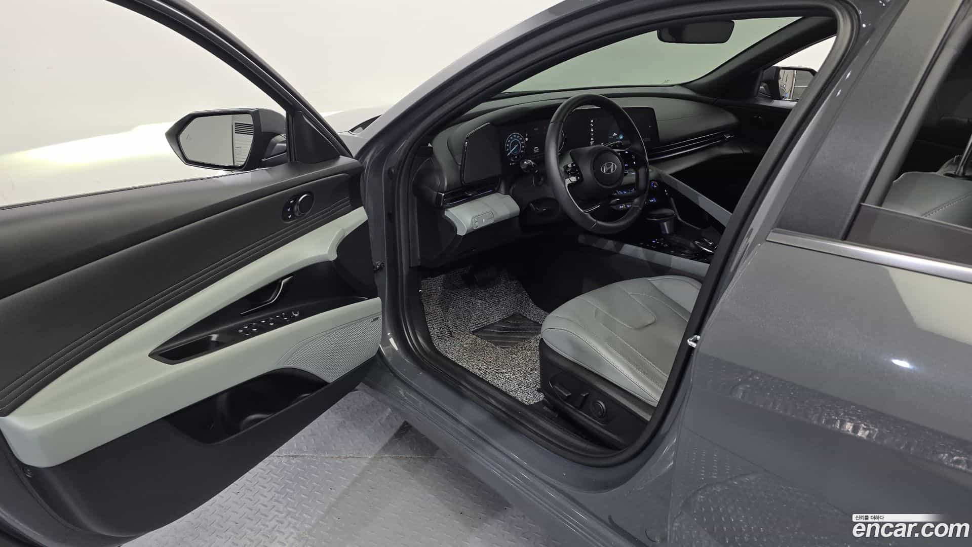 AVANTE Hyundai 2025.0-INNER-010