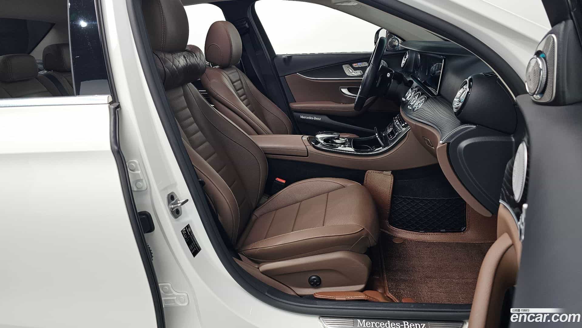 E-Class Mercedes-Benz 2020.4-INNER-010