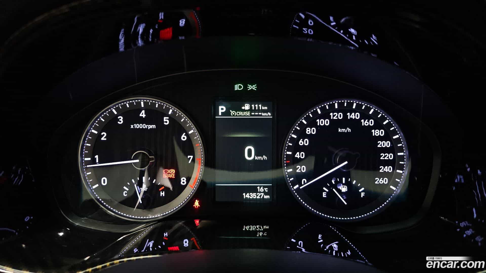 Grandeur Hyundai 2018.1-INNER-008