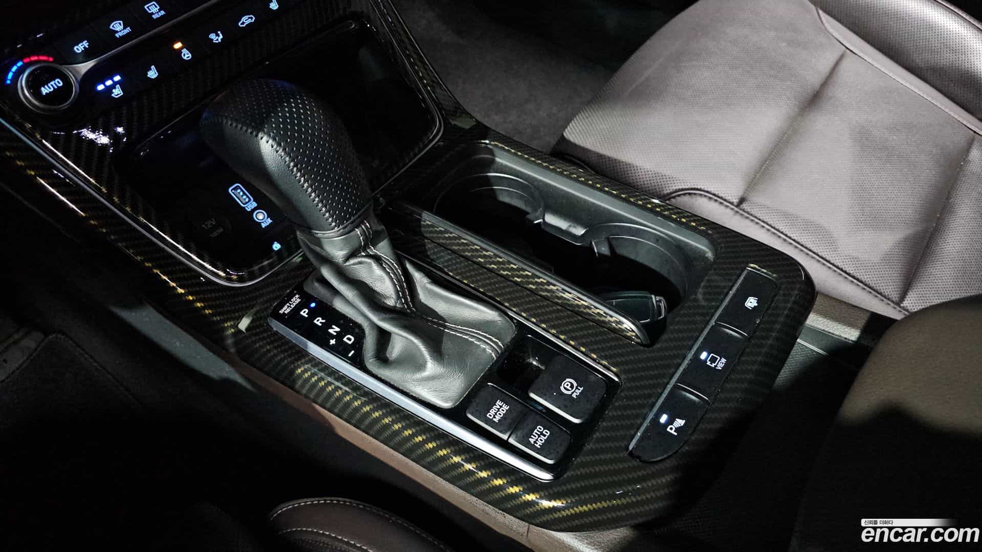 Grandeur Hyundai 2018.1-INNER-009