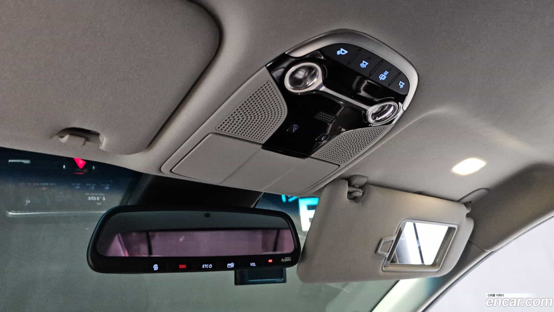 Grandeur Hyundai 2018.1-OPTION-021